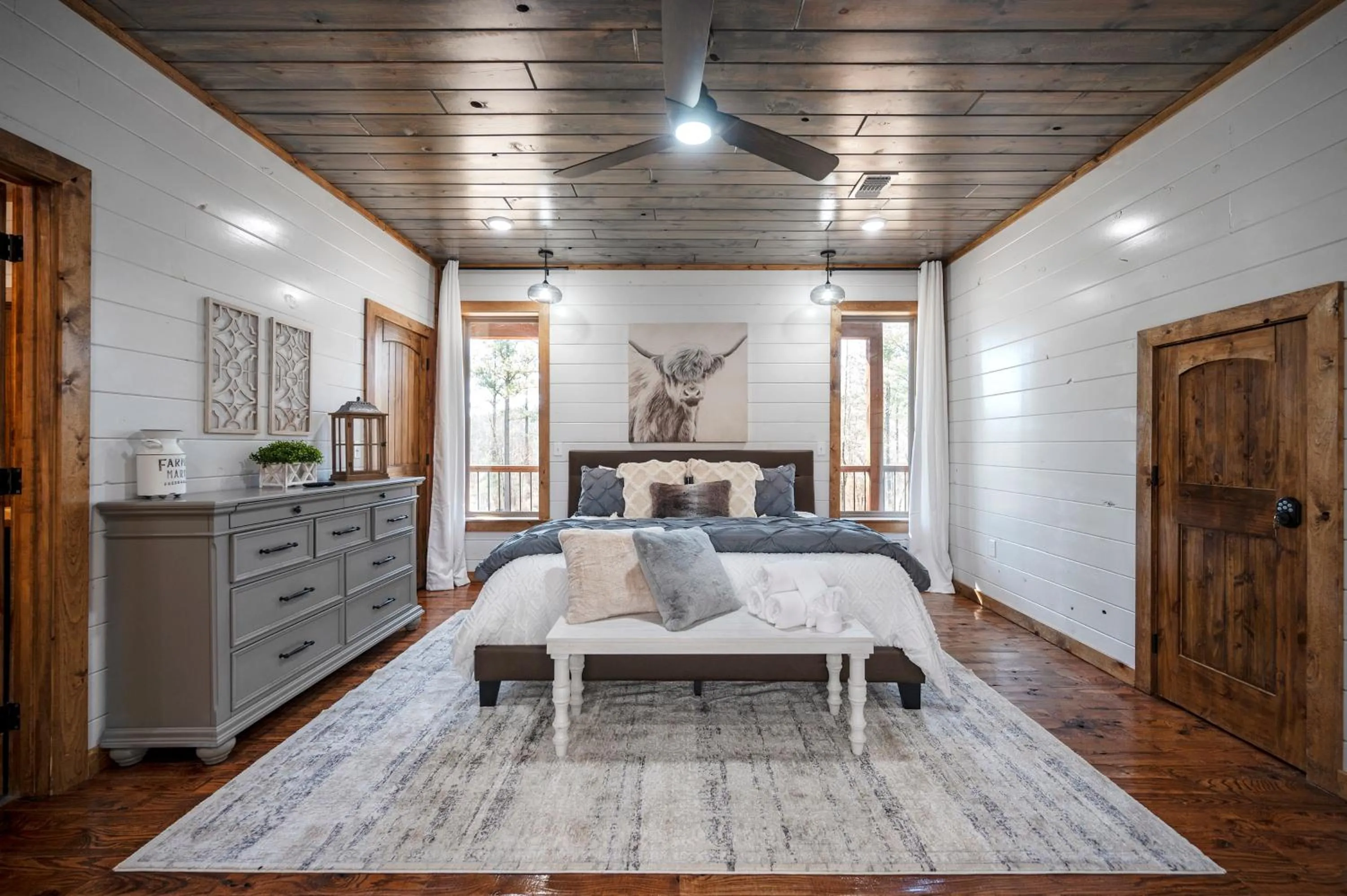 Bed in Brand New Sunrise Retreat 2 Bedroom Sleeps 8, 2 Decks, Hot Tub, Firepit