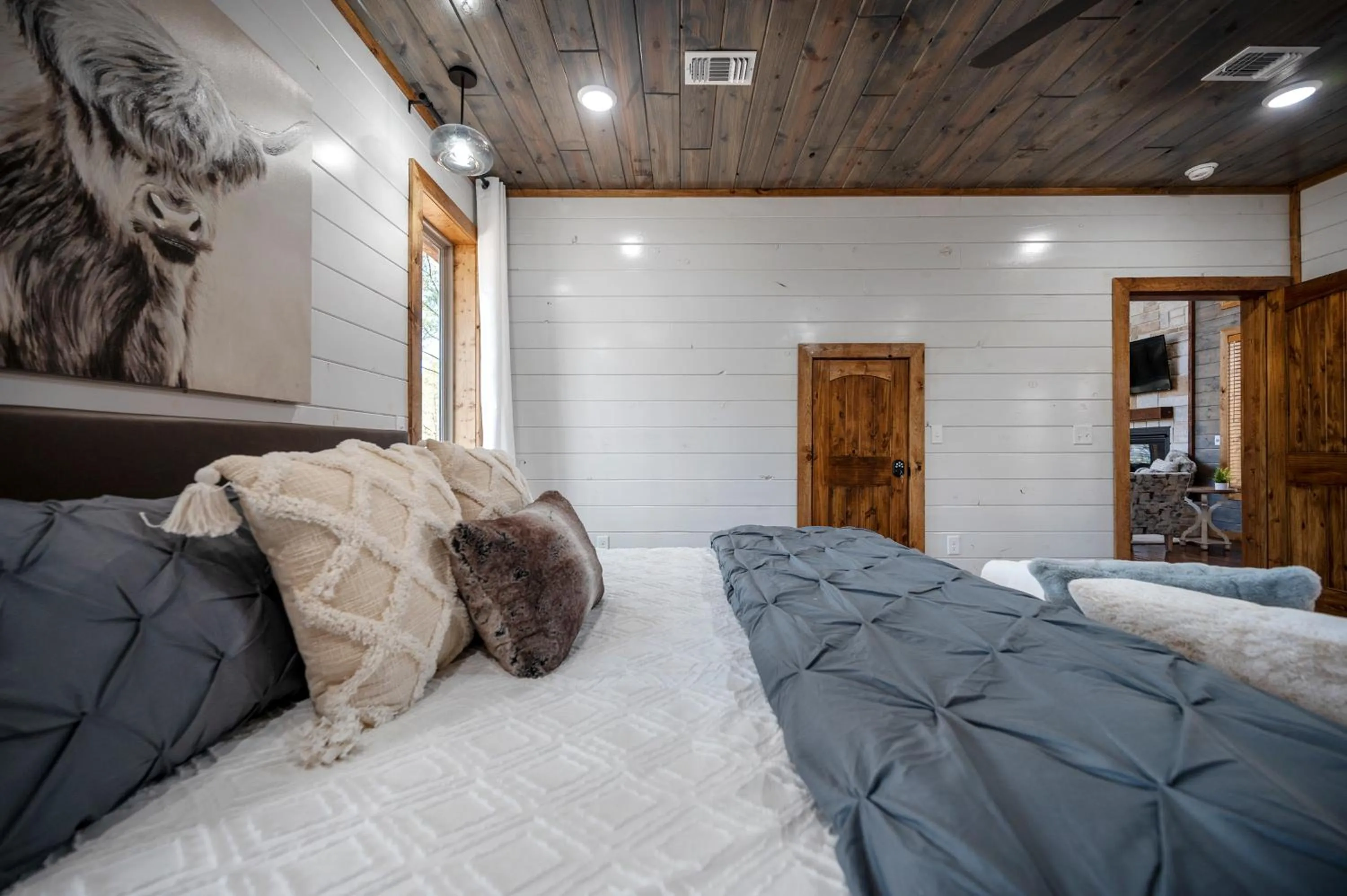 Bed in Brand New Sunrise Retreat 2 Bedroom Sleeps 8, 2 Decks, Hot Tub, Firepit