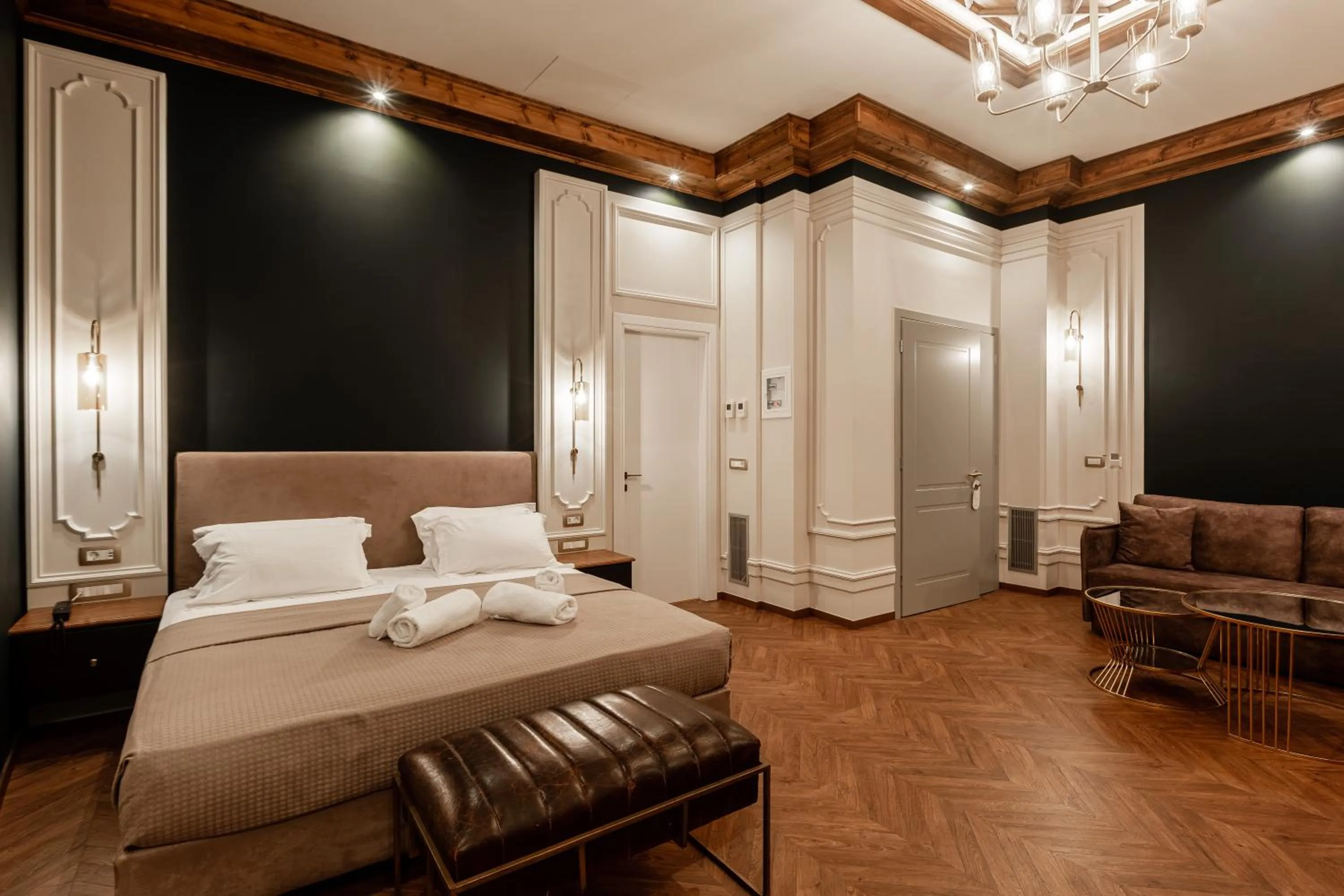 Bed in King Othon Boutique Hotel