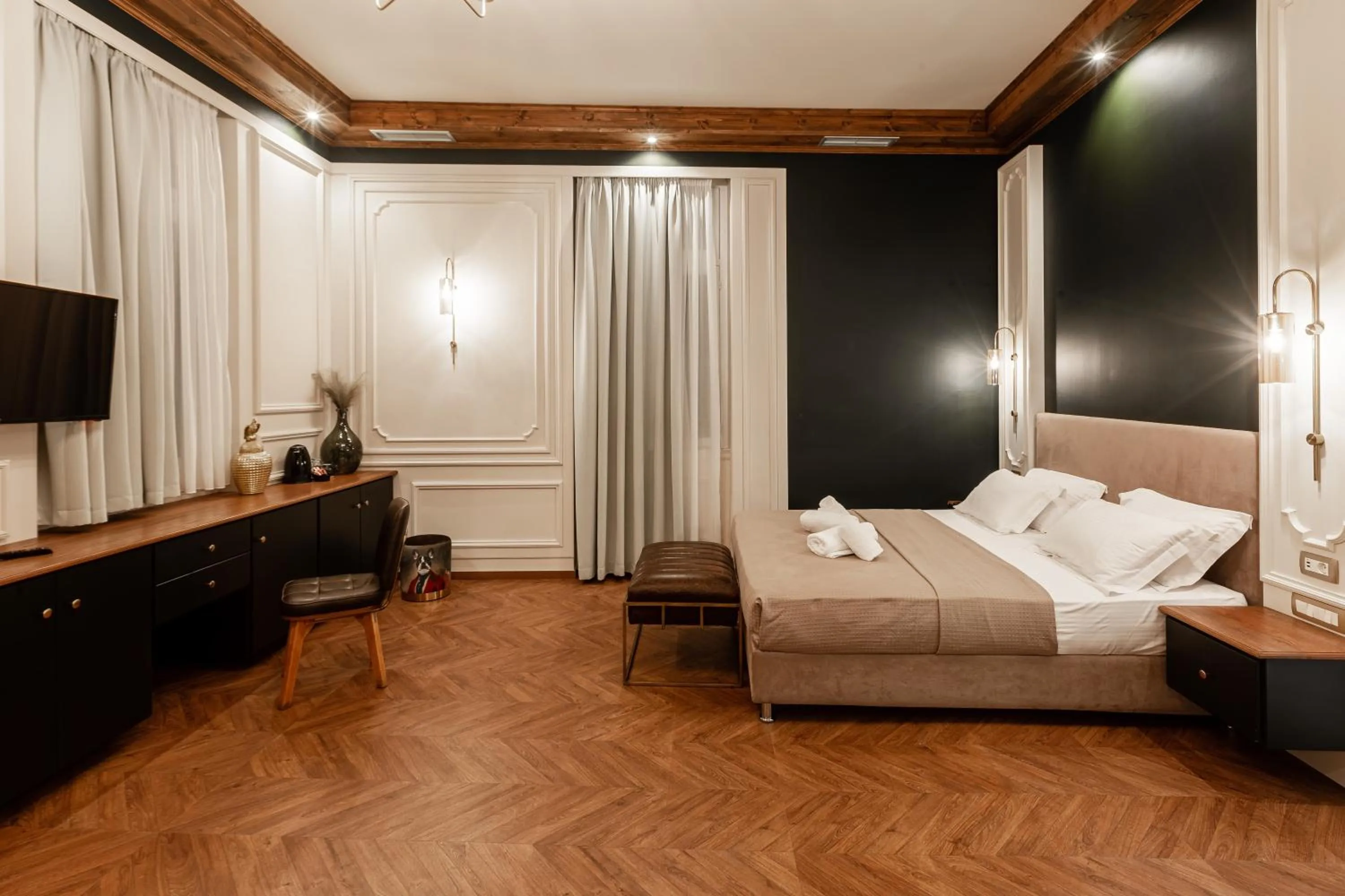 Bed in King Othon Boutique Hotel