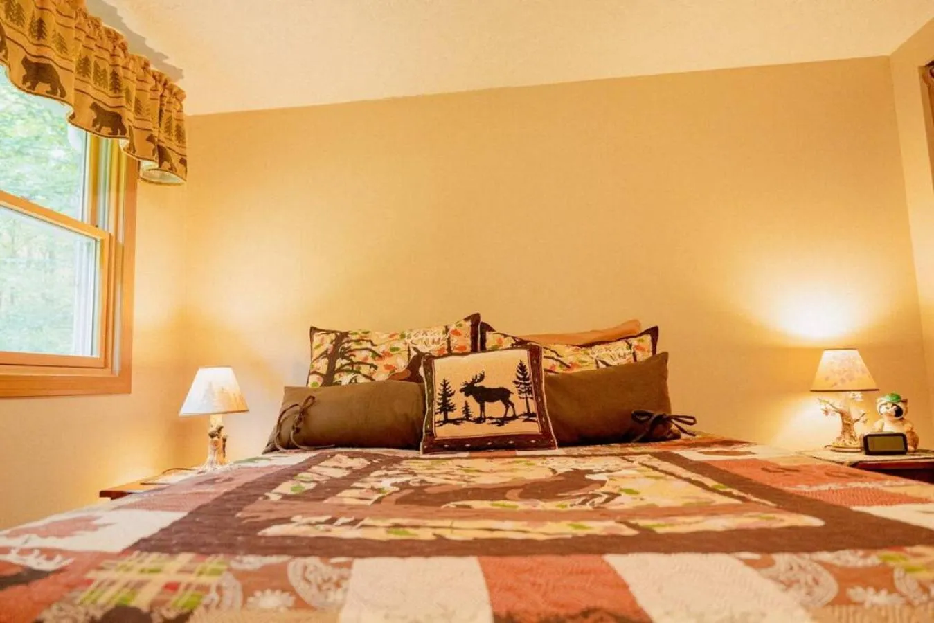 Bed in Cozy Cottage near Cook Forest Park, ANF