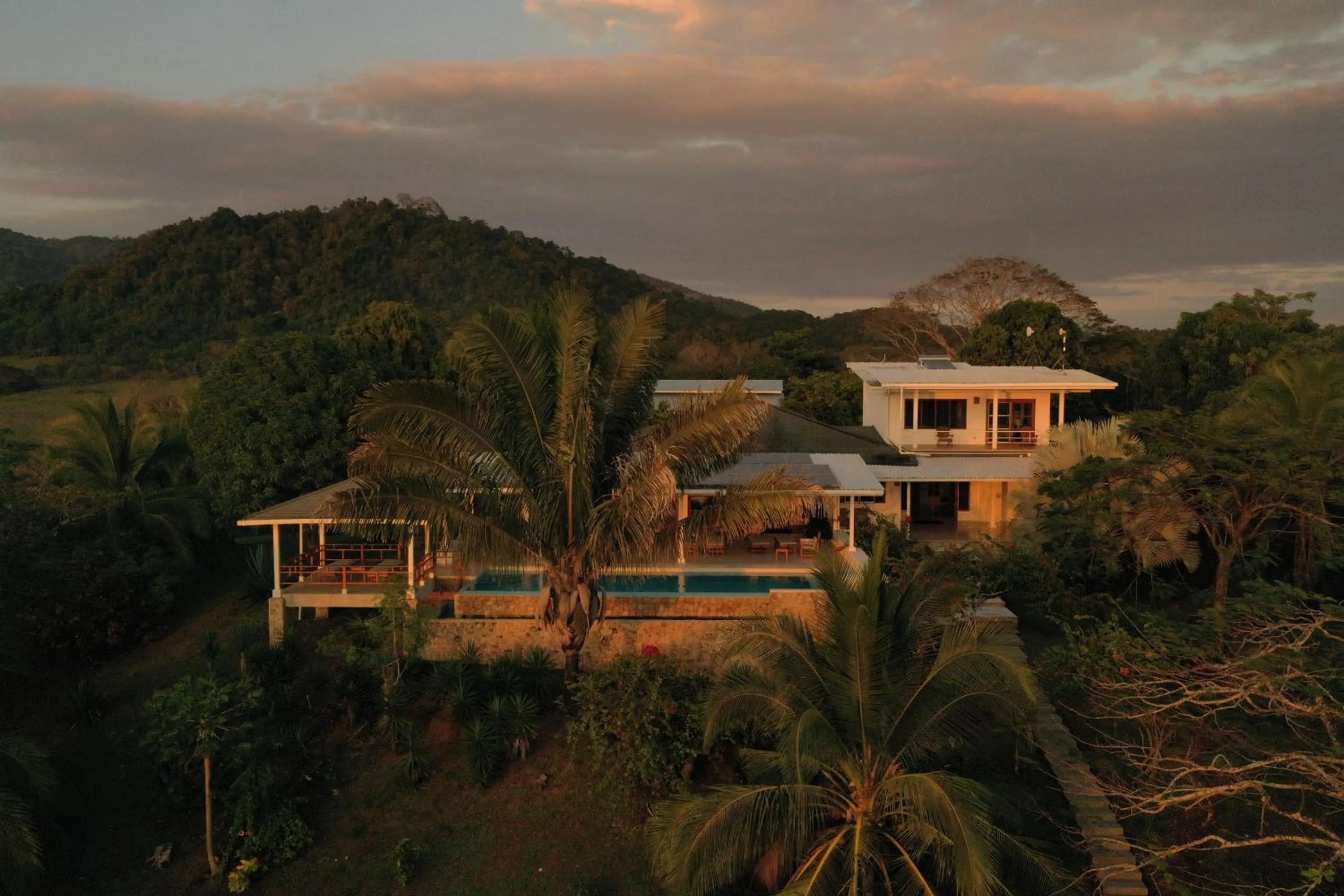 Sunset in Salvatierra Beachfront Hotel