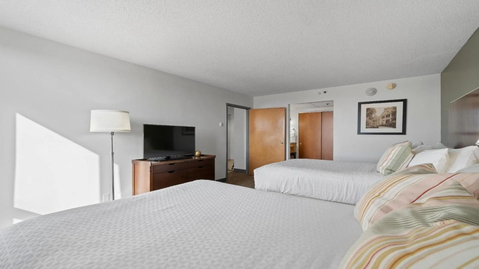 Bed in 315 LoSo Hotel Airport