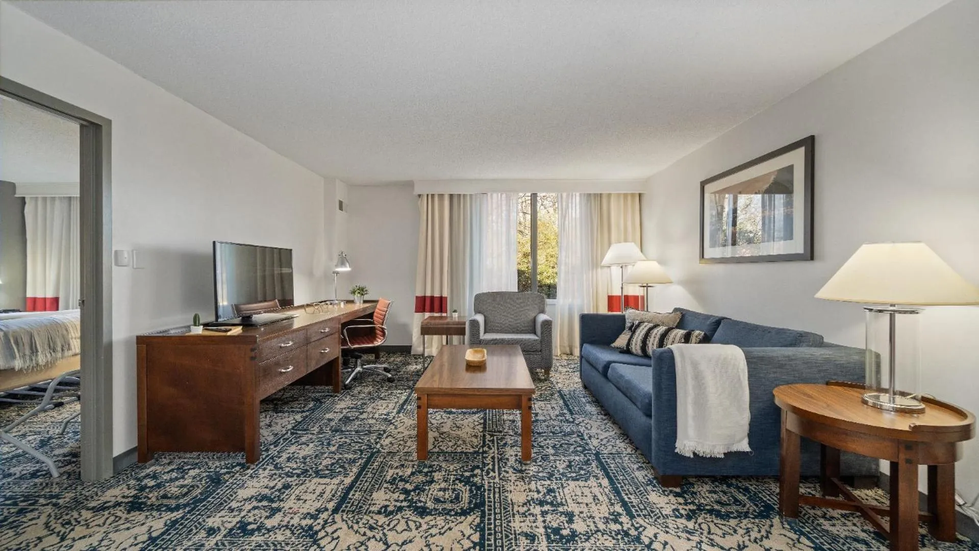 315 LoSo Hotel Airport