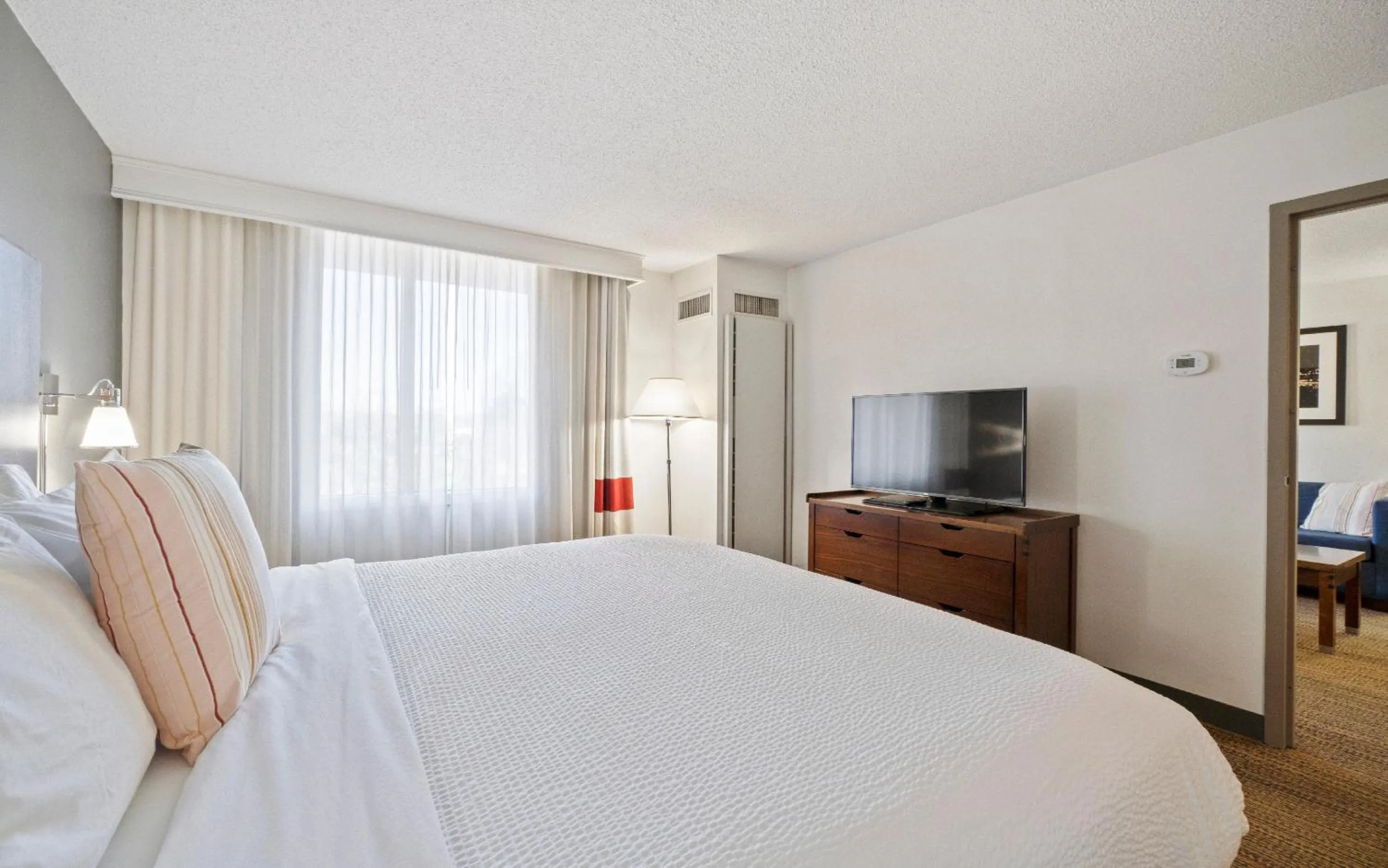 Bed in 315 LoSo Hotel Airport