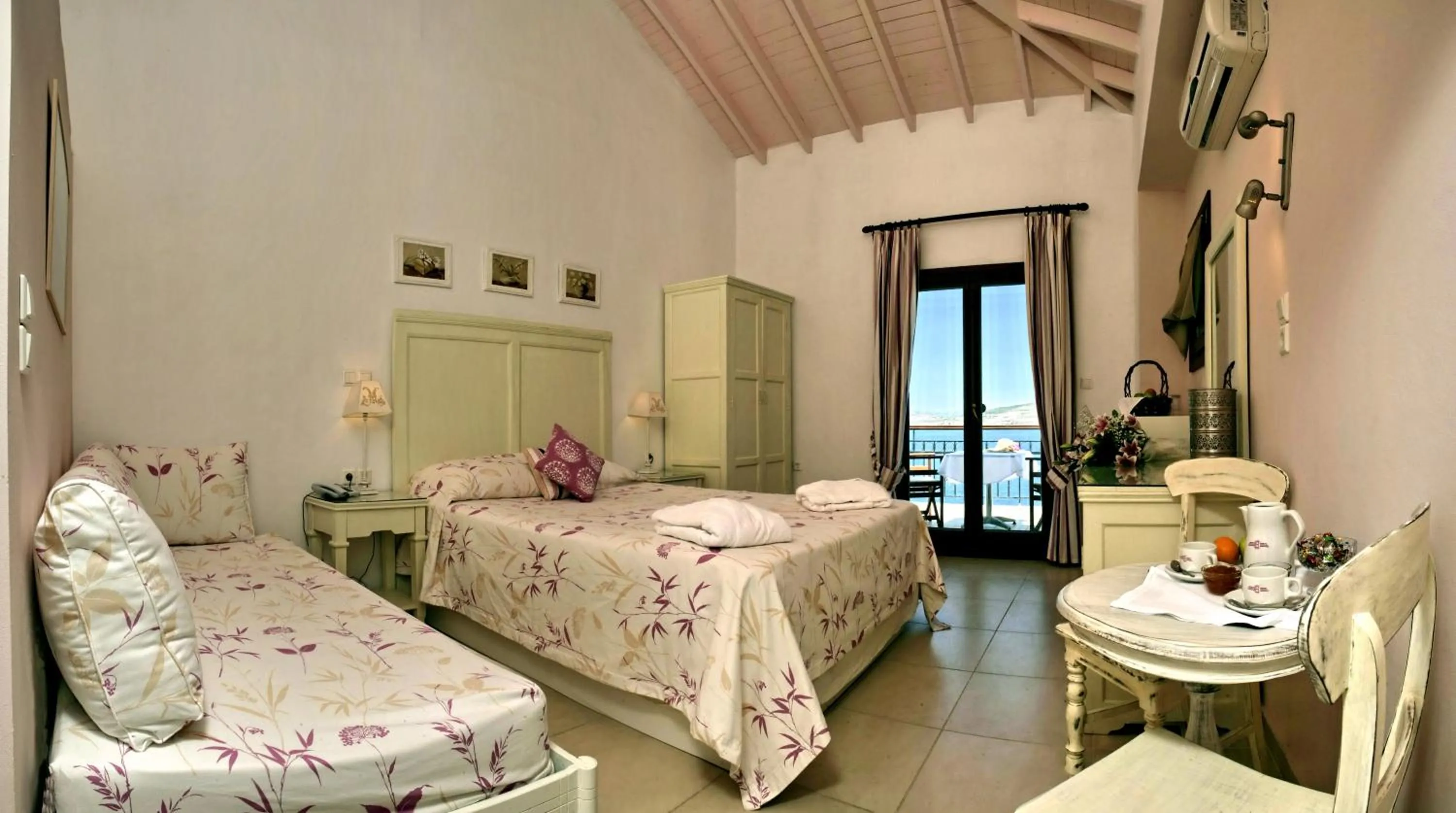 Photo of the whole room in Clara Resort