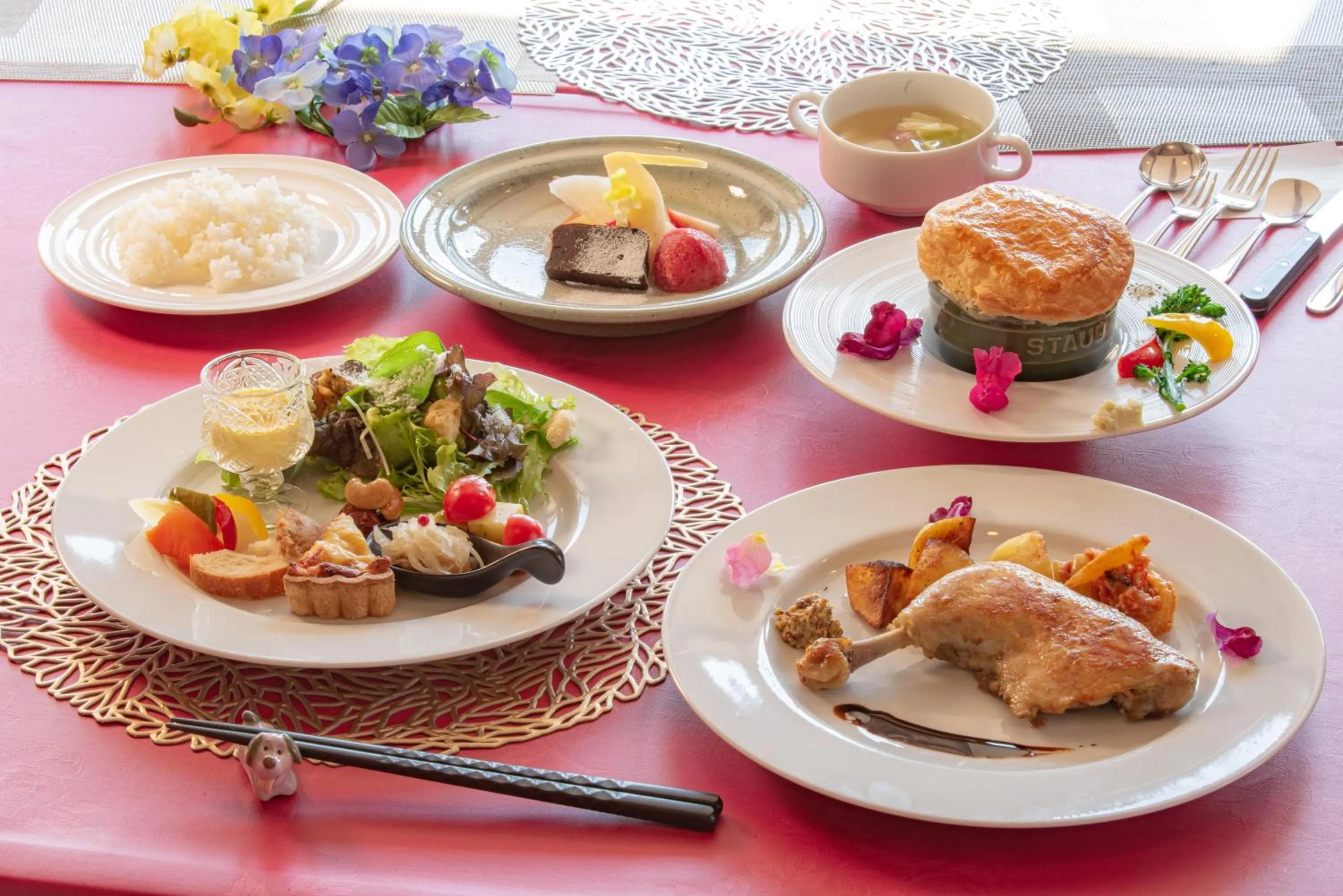 Lake side inn Beehive