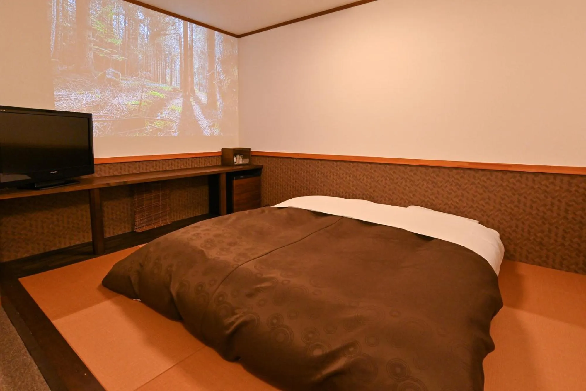 Bed in Lake side inn Beehive