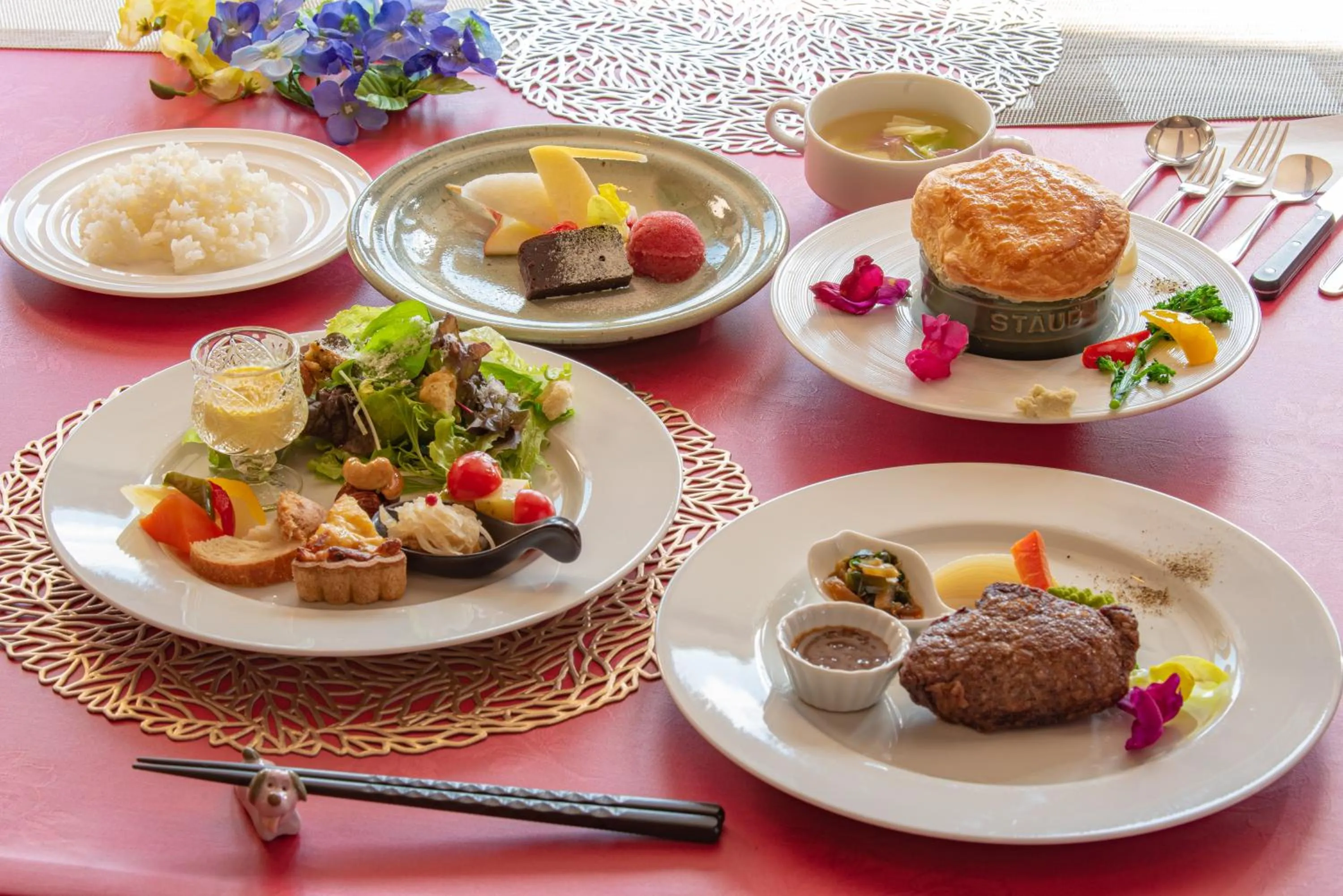 Lake side inn Beehive