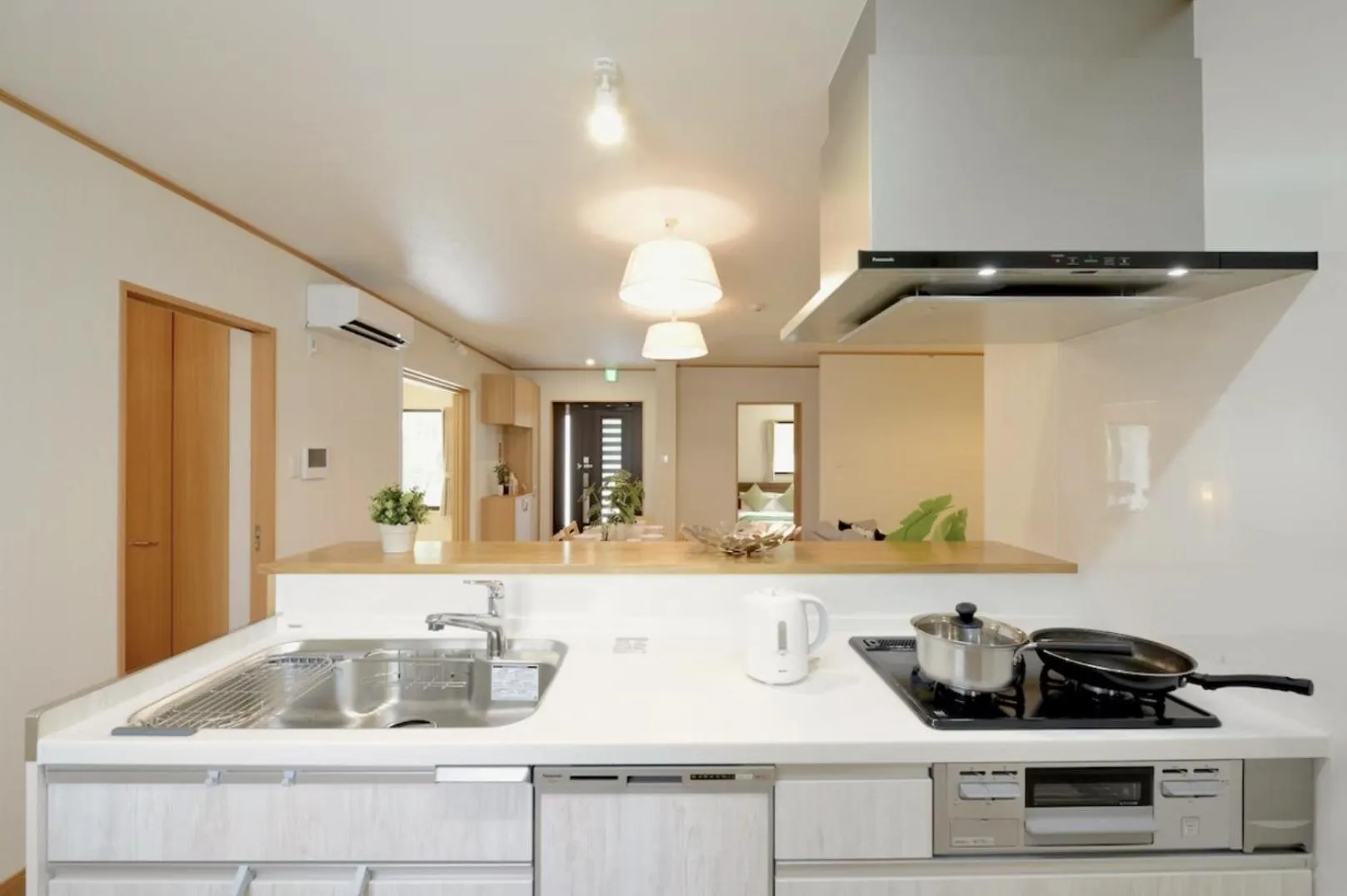 kitchen in Orange Line