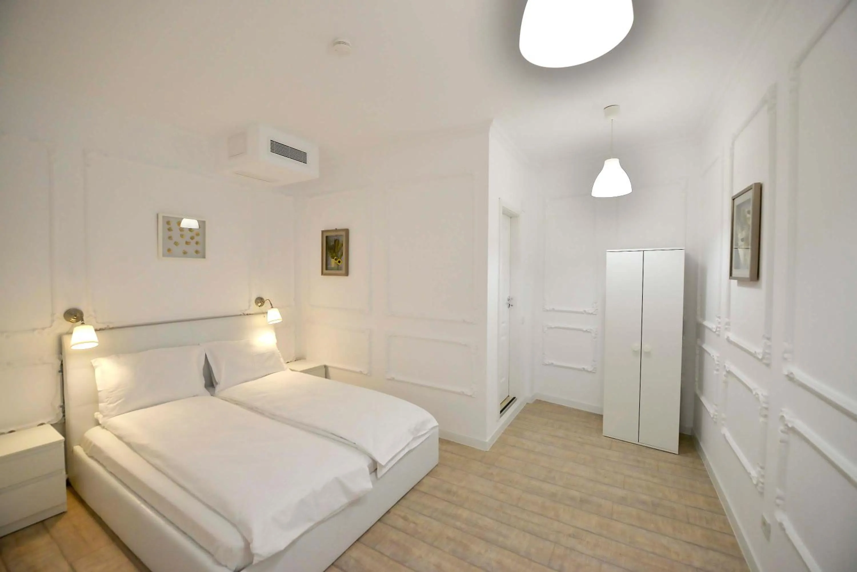 Photo of the whole room, Bed in Otilia