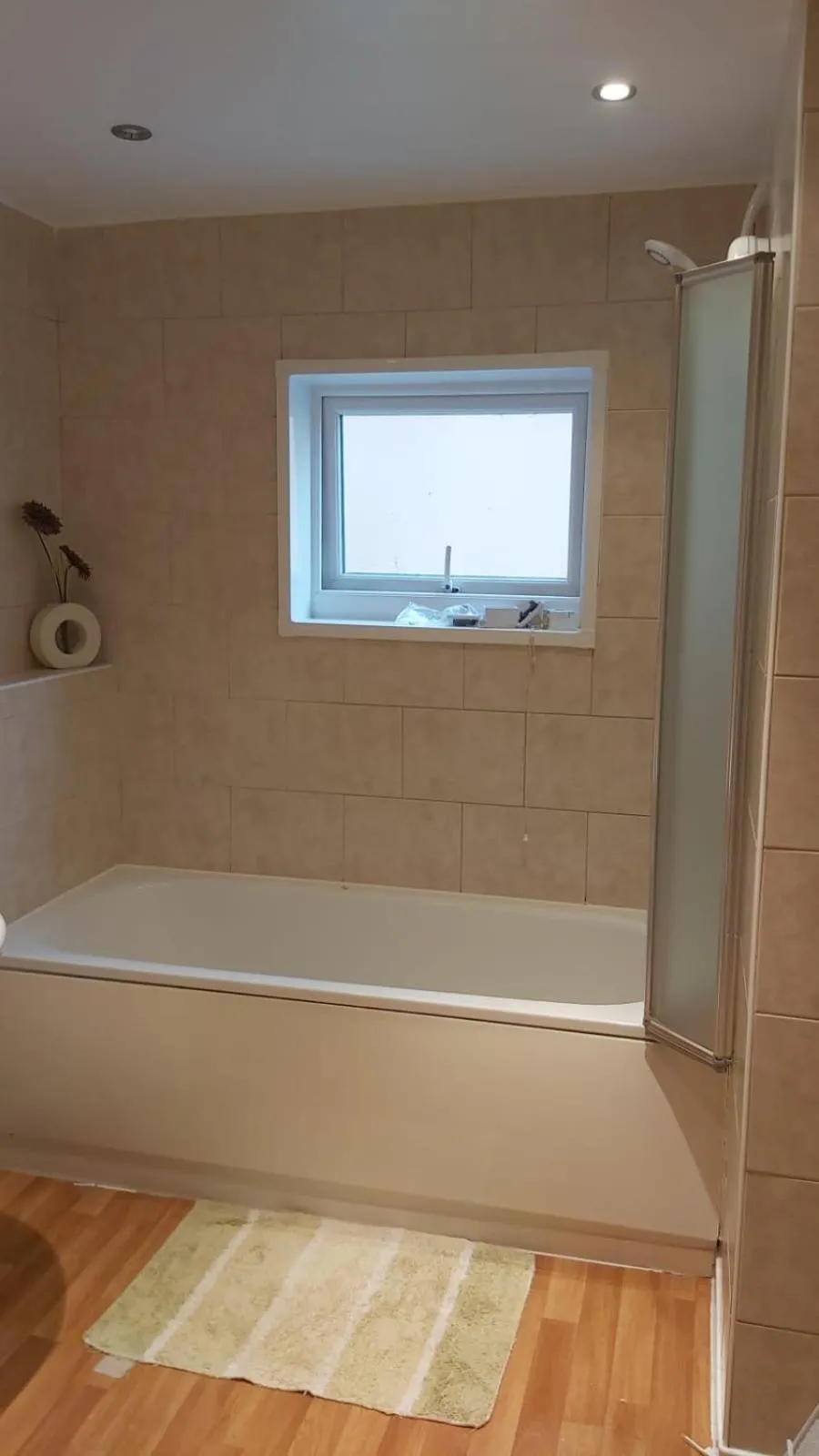 Bathroom in OYO Tudor Lodge - Redcar Beach
