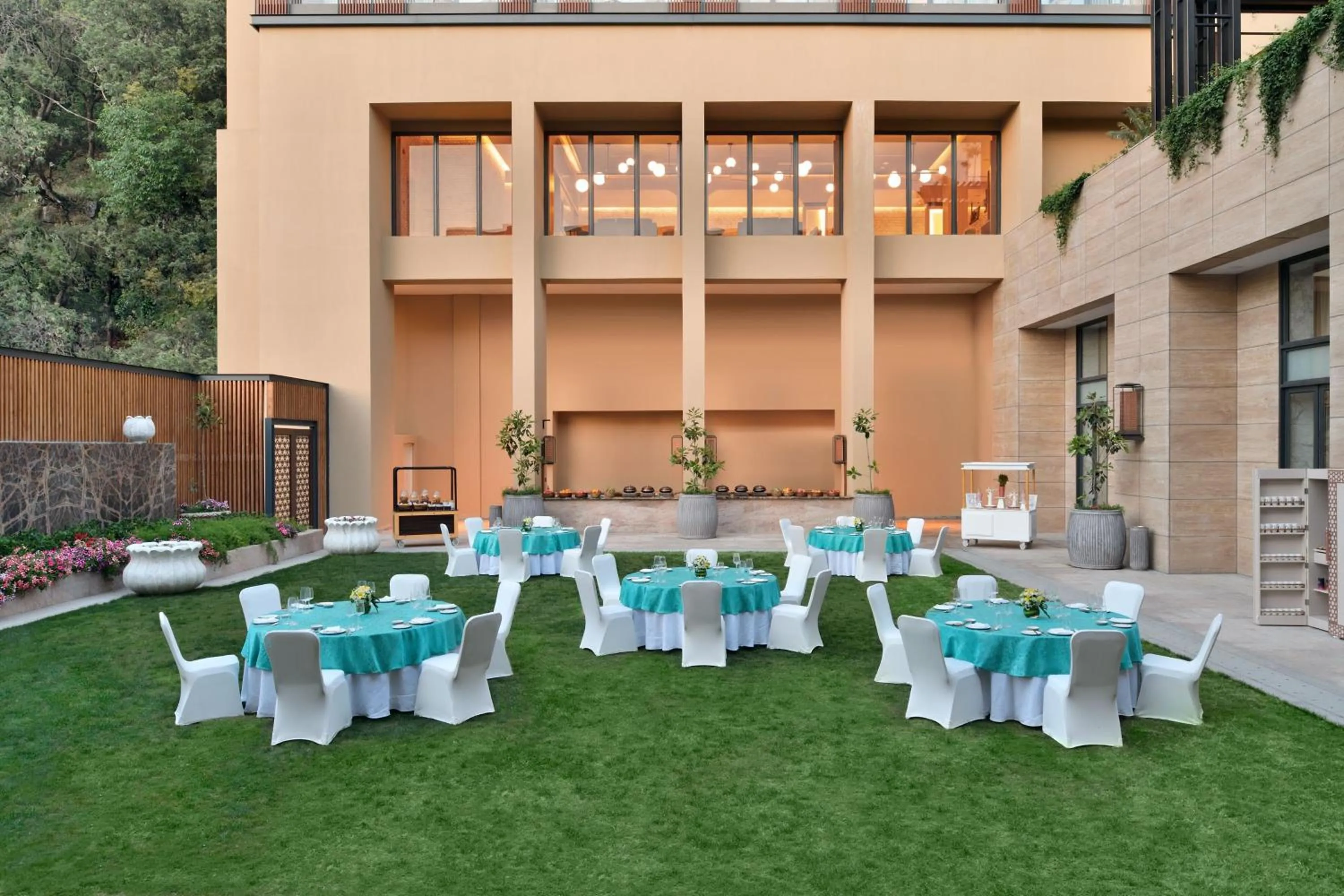 Meeting/conference room in The Westin Resort & Spa Himalayas