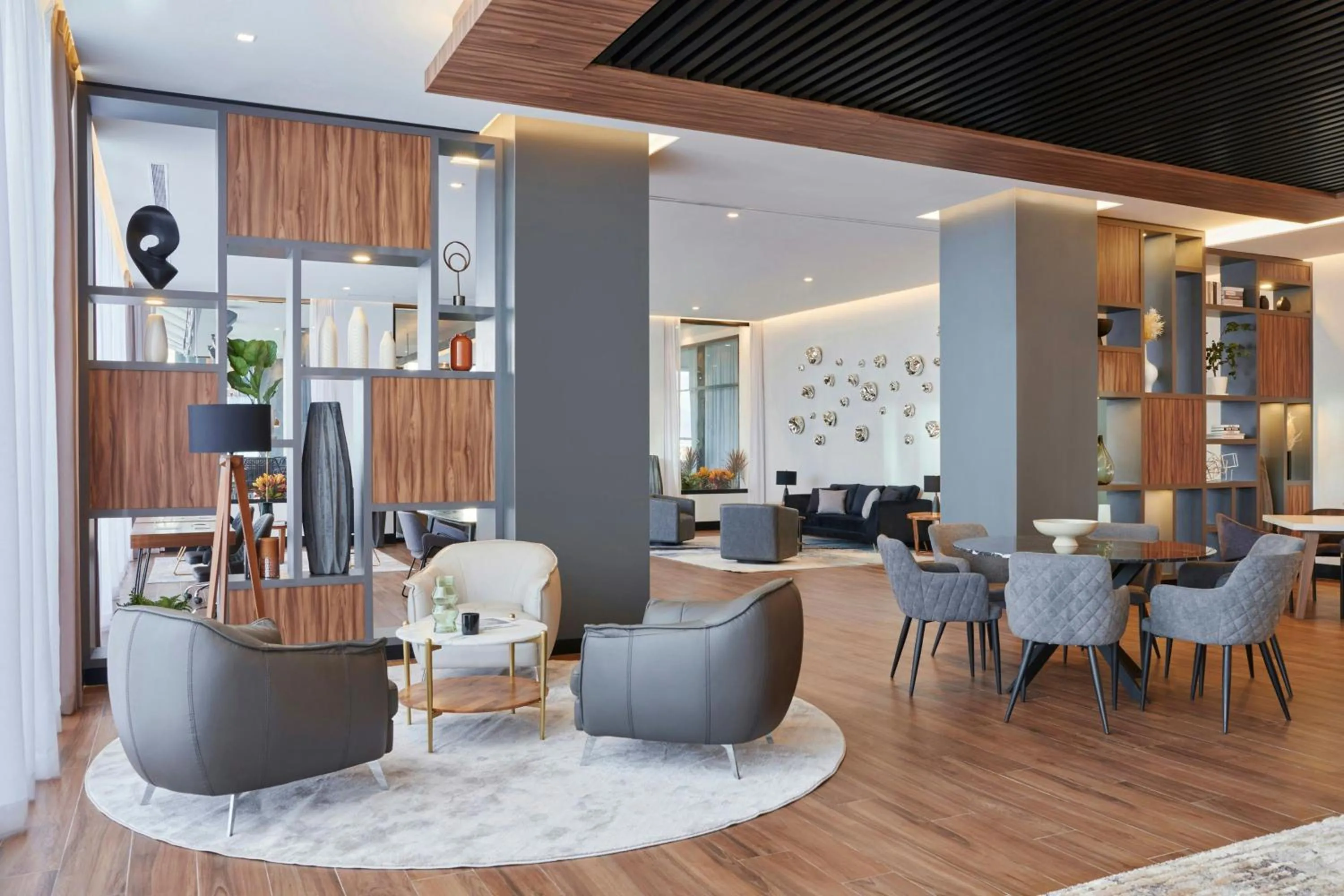 Lounge or bar in AC Hotel by Marriott Saltillo