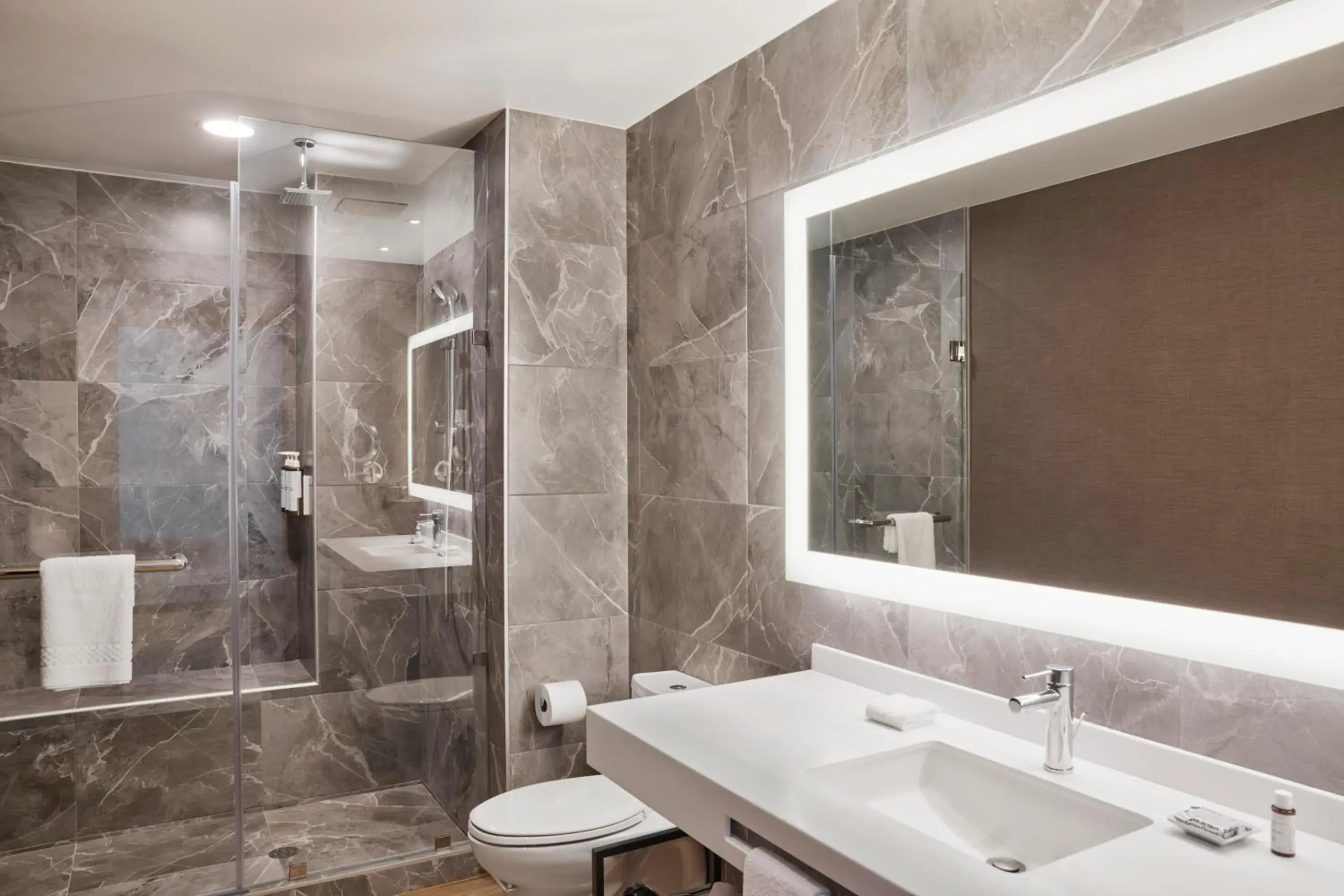 Large Double Room with Two Double Beds and City View in AC Hotel by Marriott Saltillo Large Double Room with Two Double Beds and City View in AC Hotel by Marriott Saltillo