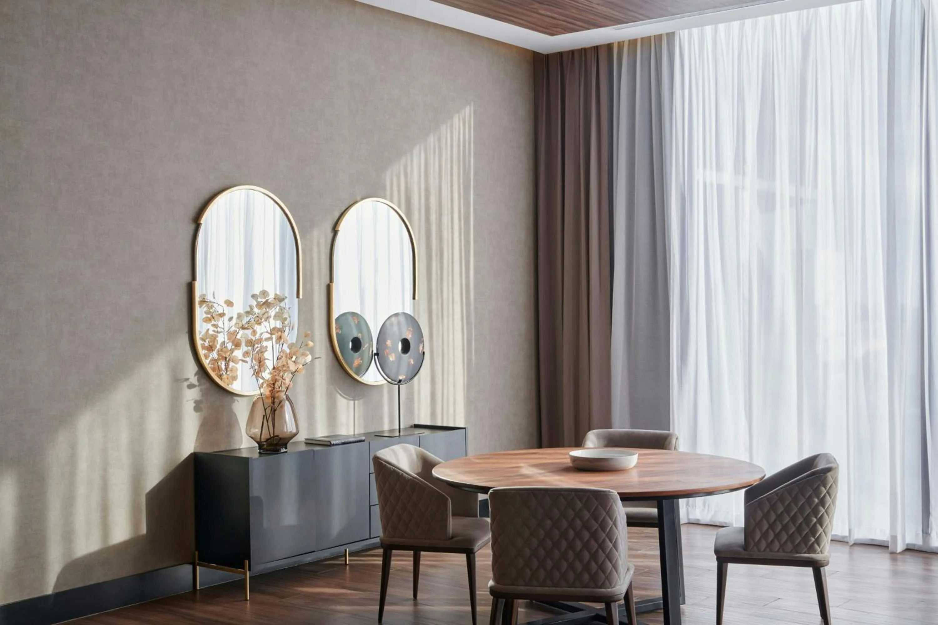 Lounge or bar in AC Hotel by Marriott Saltillo