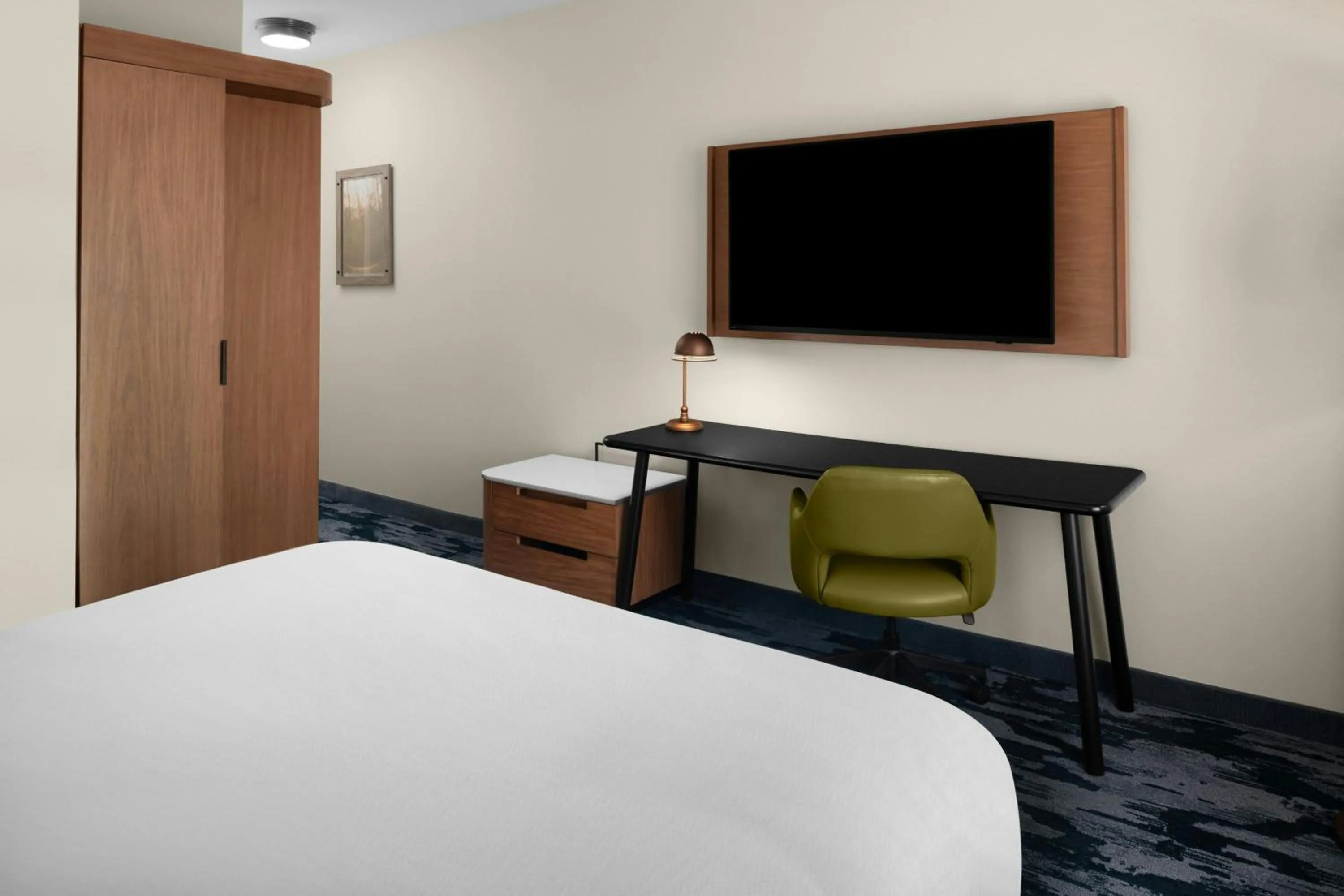 Photo of the whole room, Bed in Fairfield by Marriott Inn & Suites Winters Davis
