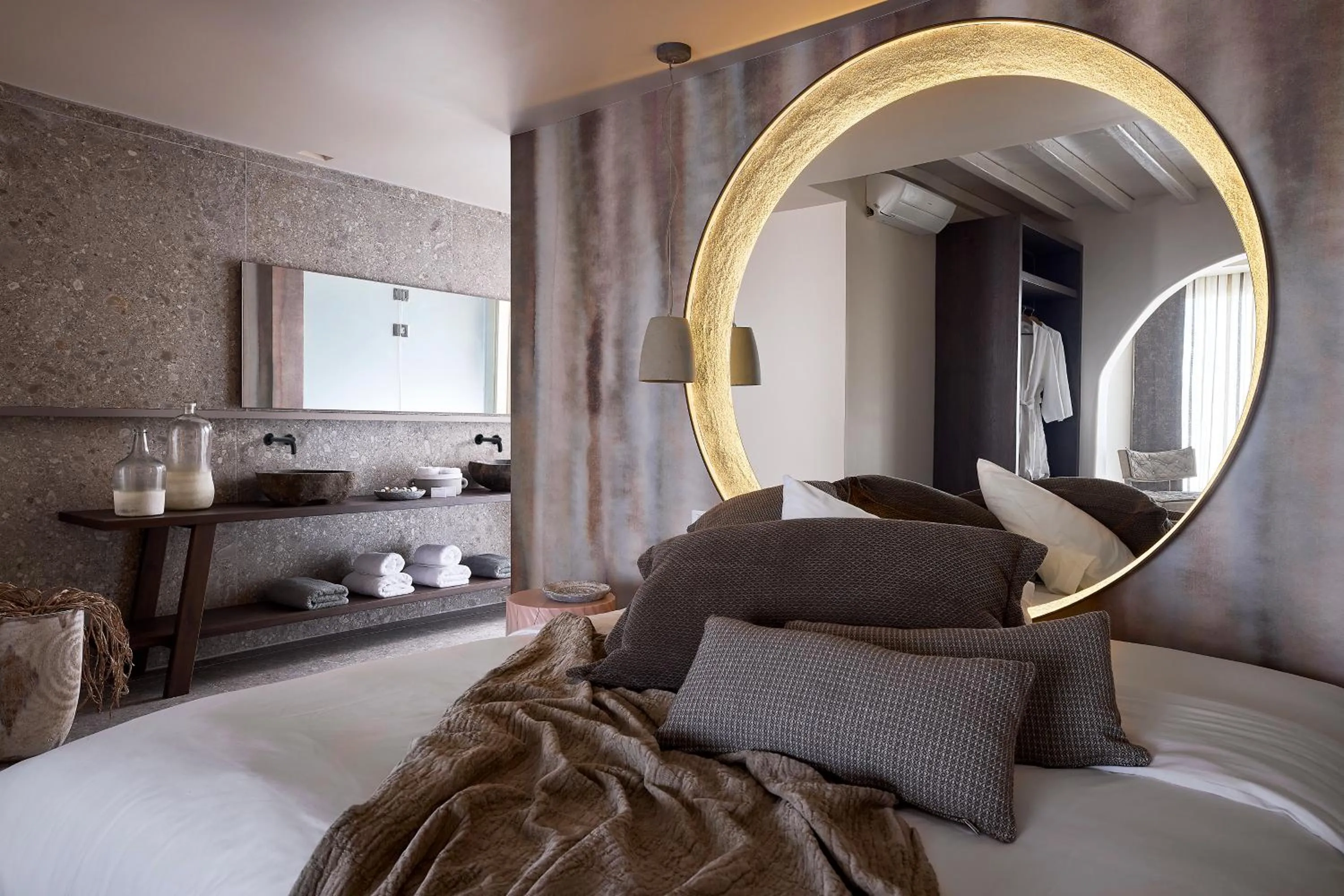 Bed in Amazon Mykonos Suites & Spa