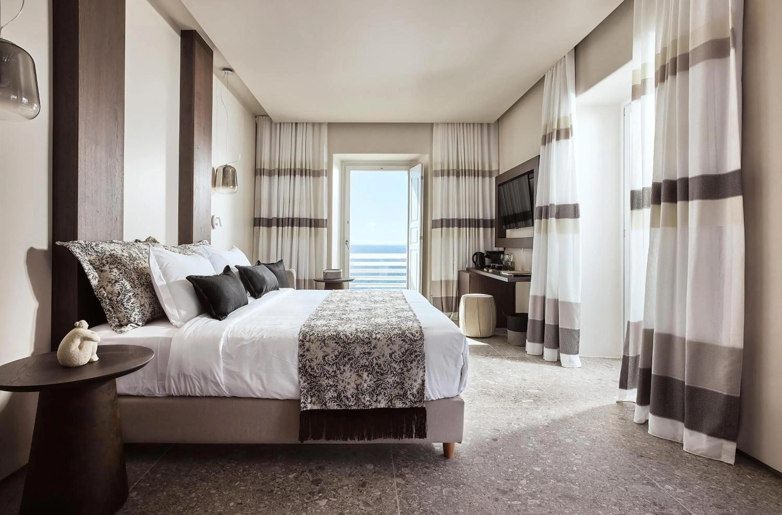 Bed in Amazon Mykonos Suites & Spa