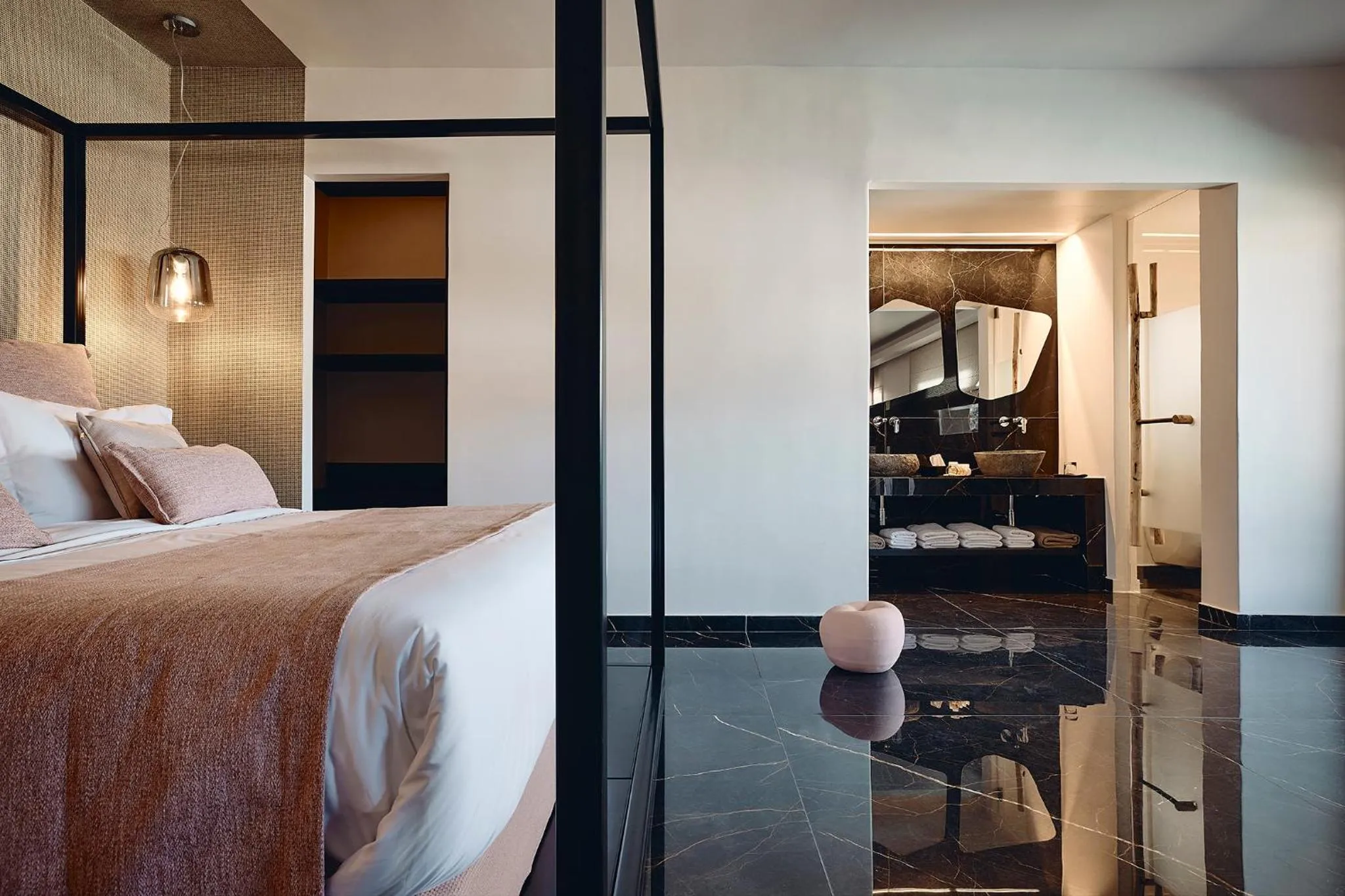 Bed in Amazon Mykonos Suites & Spa