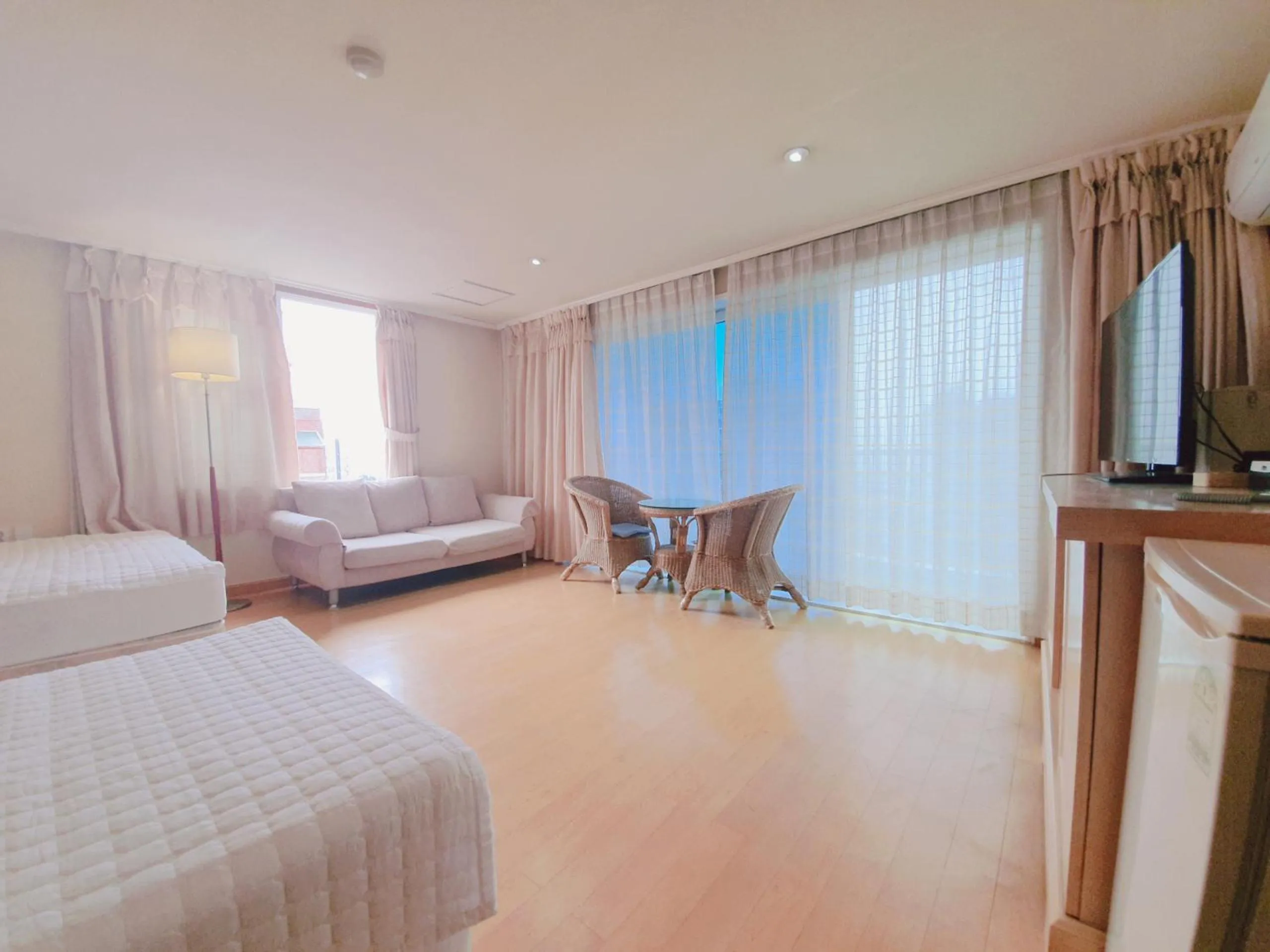 Bed in Hotel Good Inn