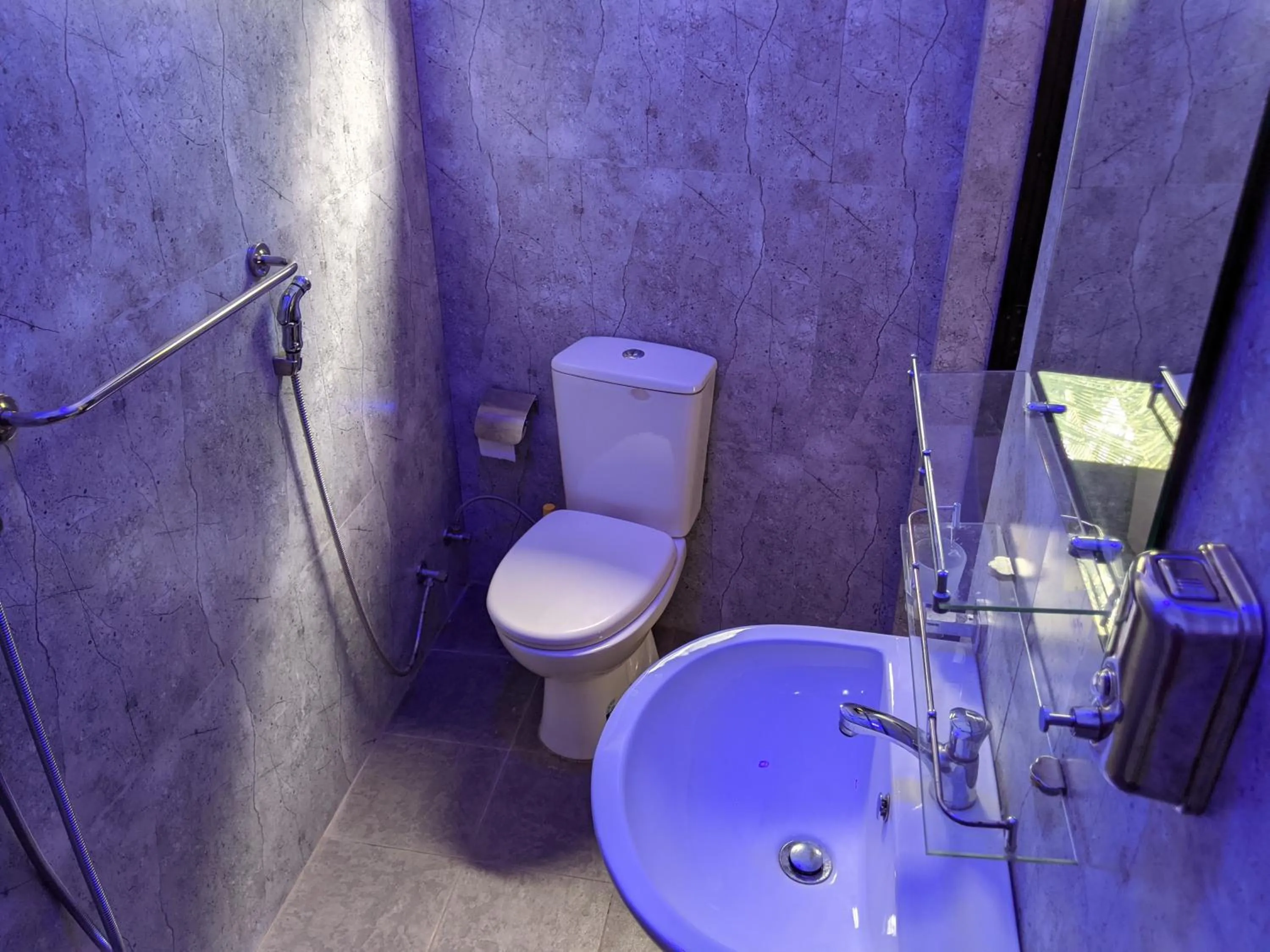 Bathroom in Serendip Villa Holiday Home Talalla Sri Lanka