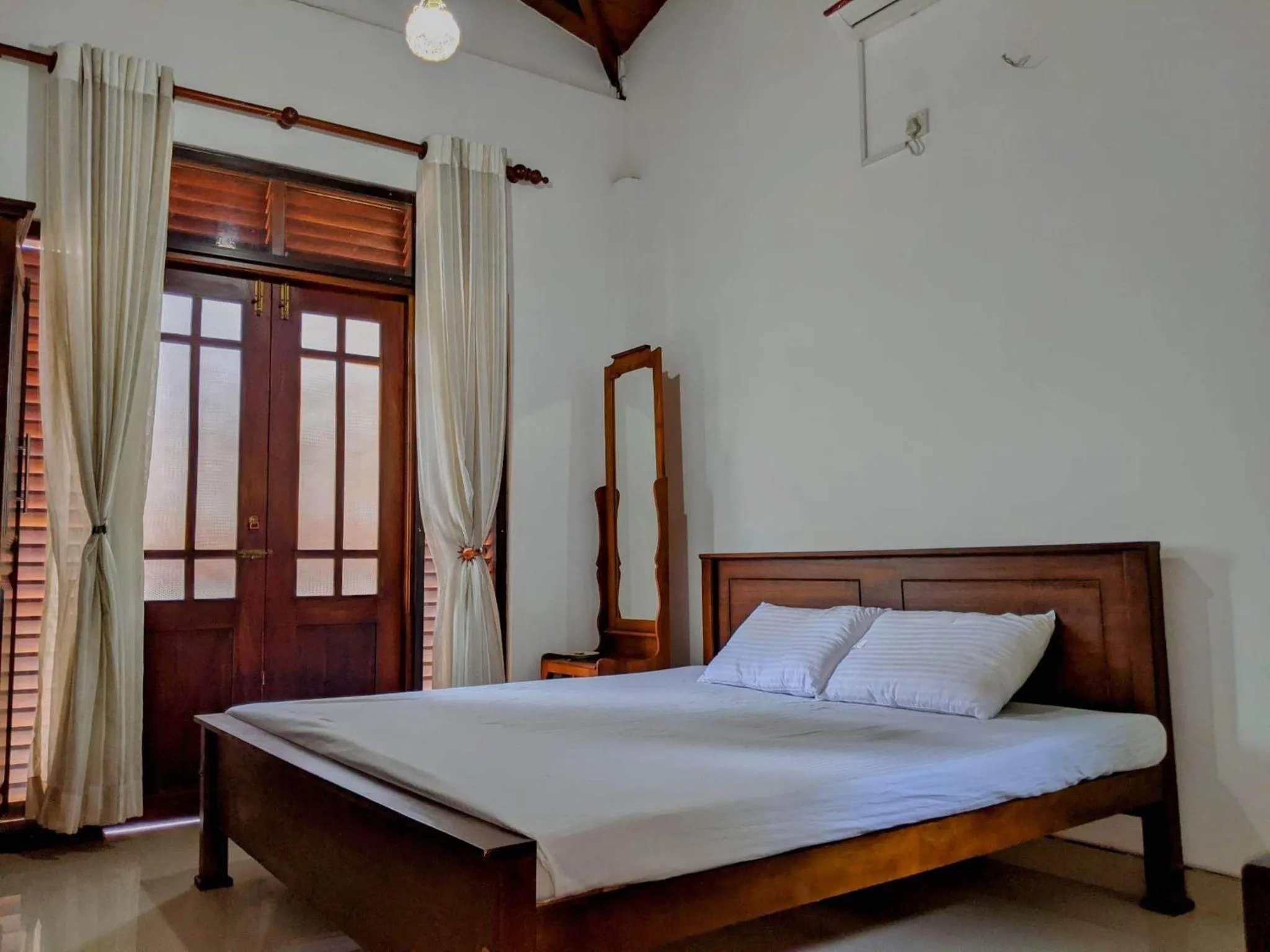 Bed in Serendip Villa Holiday Home Talalla Sri Lanka