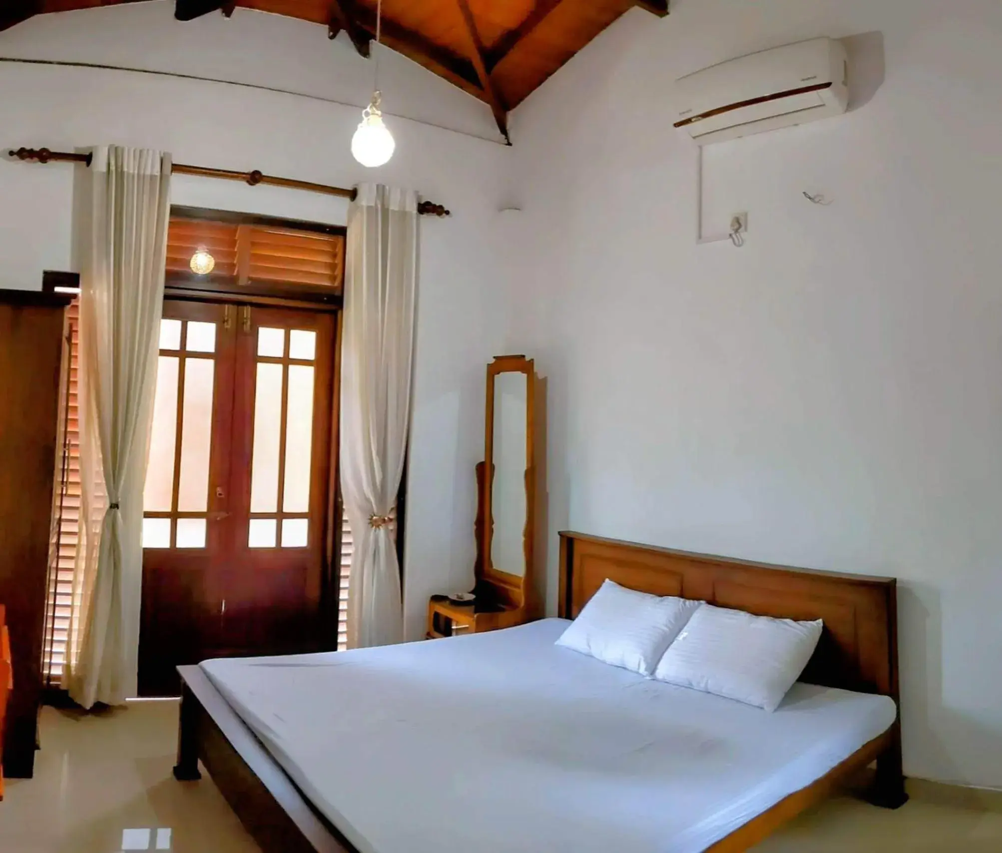 Double Room - single occupancy in Serendip Villa Holiday Home Talalla Double Room - single occupancy in Serendip Villa Holiday Home Talalla