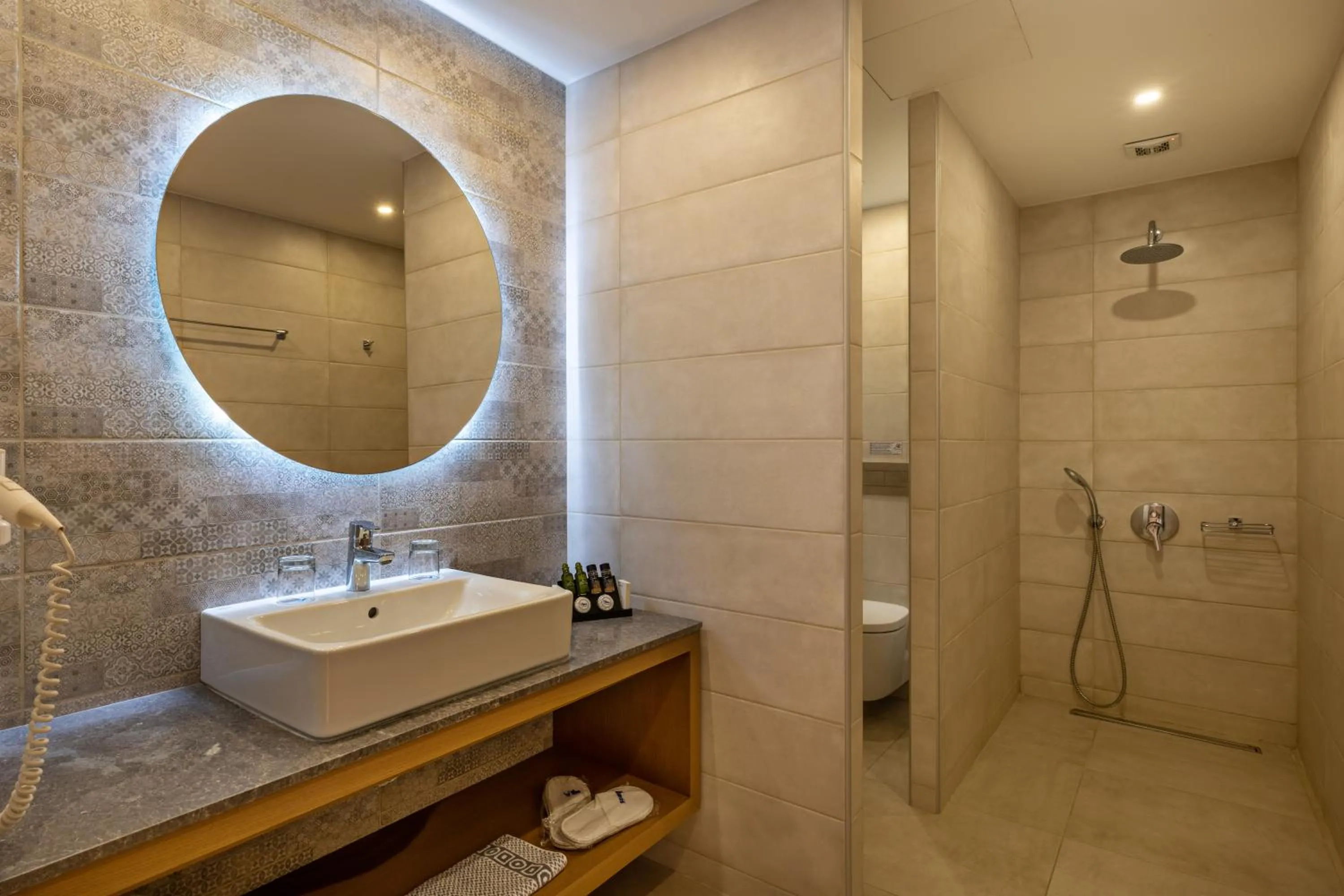 Shower in Minos Hotel