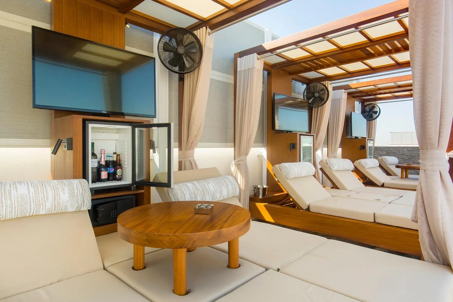 Swimming pool in Airotel Alexandros