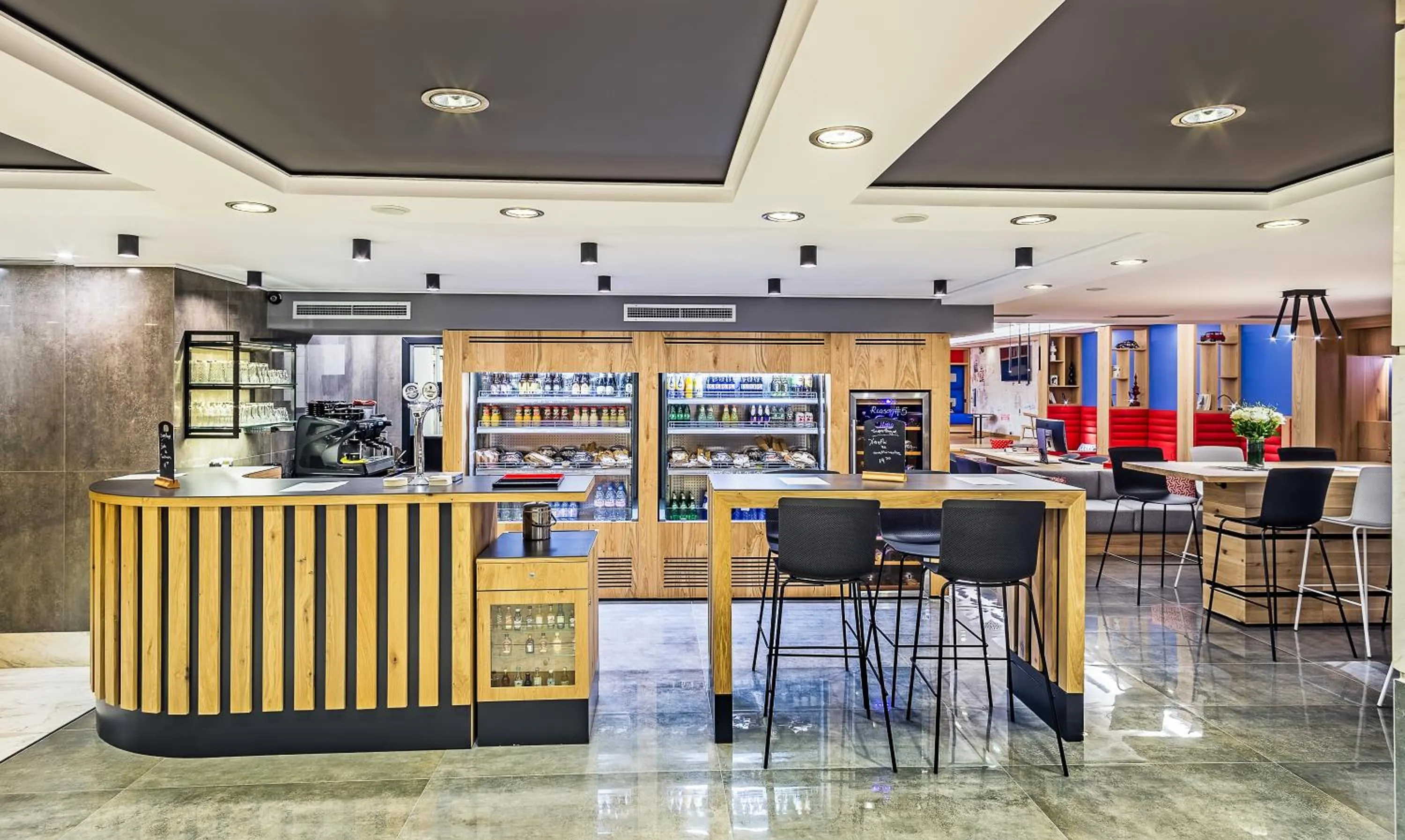 Lounge or bar in Airotel Alexandros