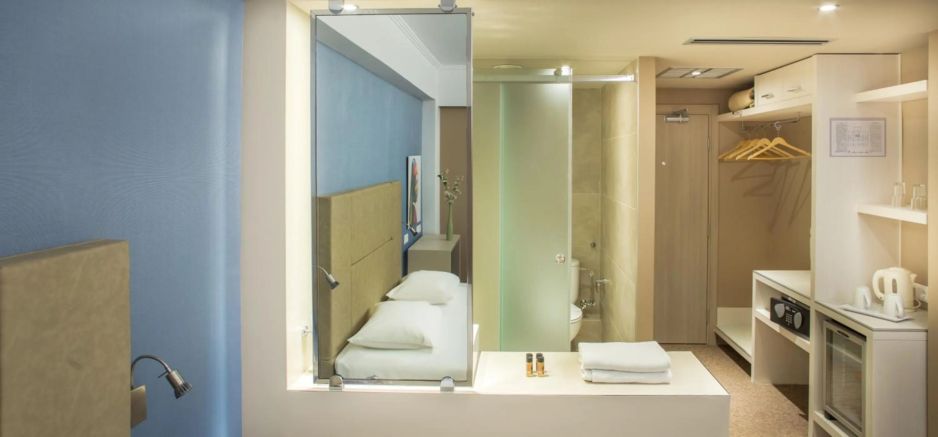 Photo of the whole room in Airotel Alexandros