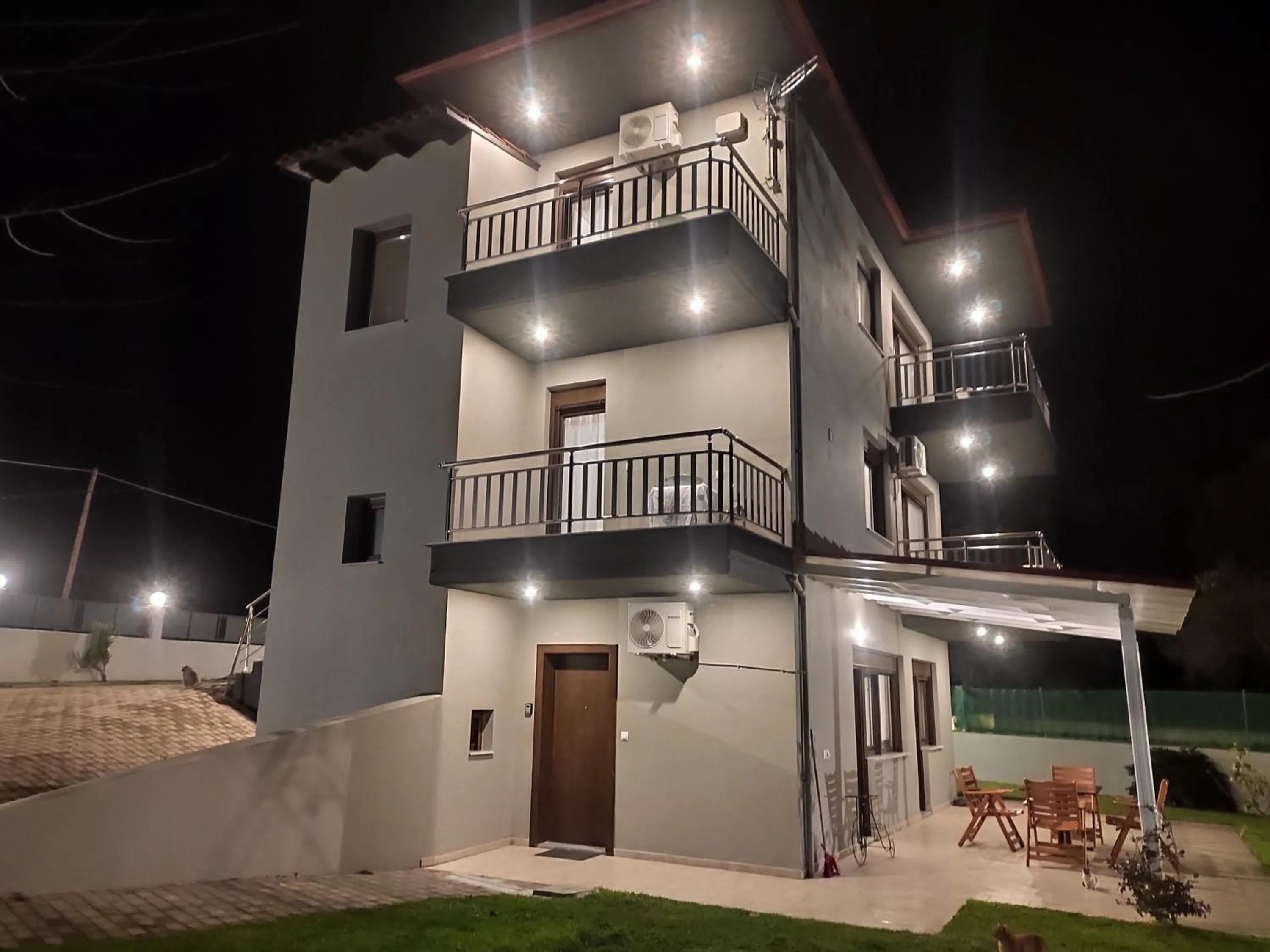 Property building in Kashmir Luxury Apartments