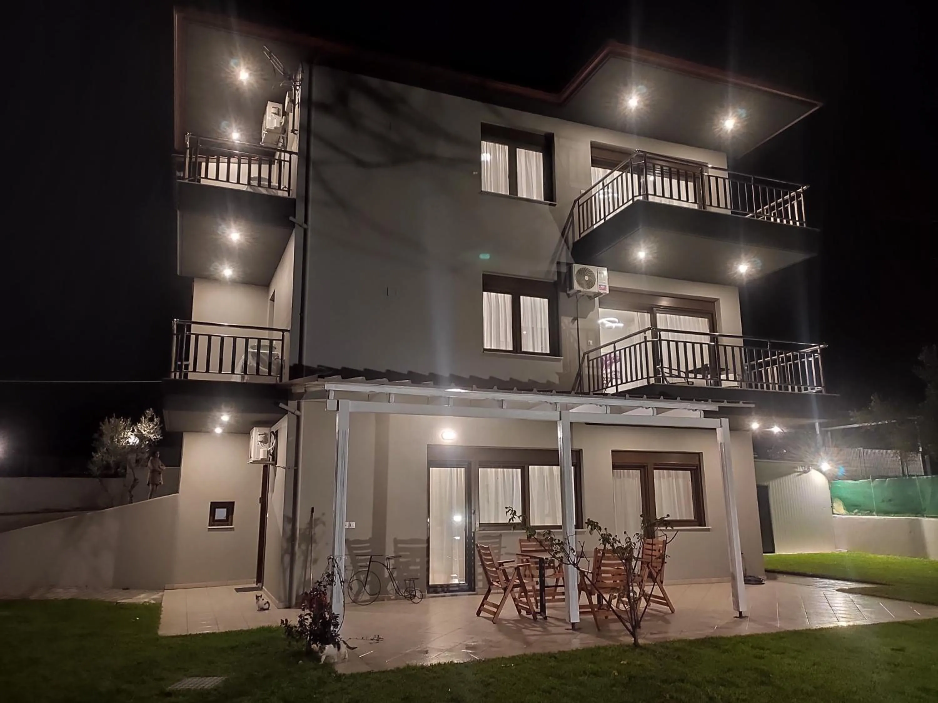 Property building in Kashmir Luxury Apartments