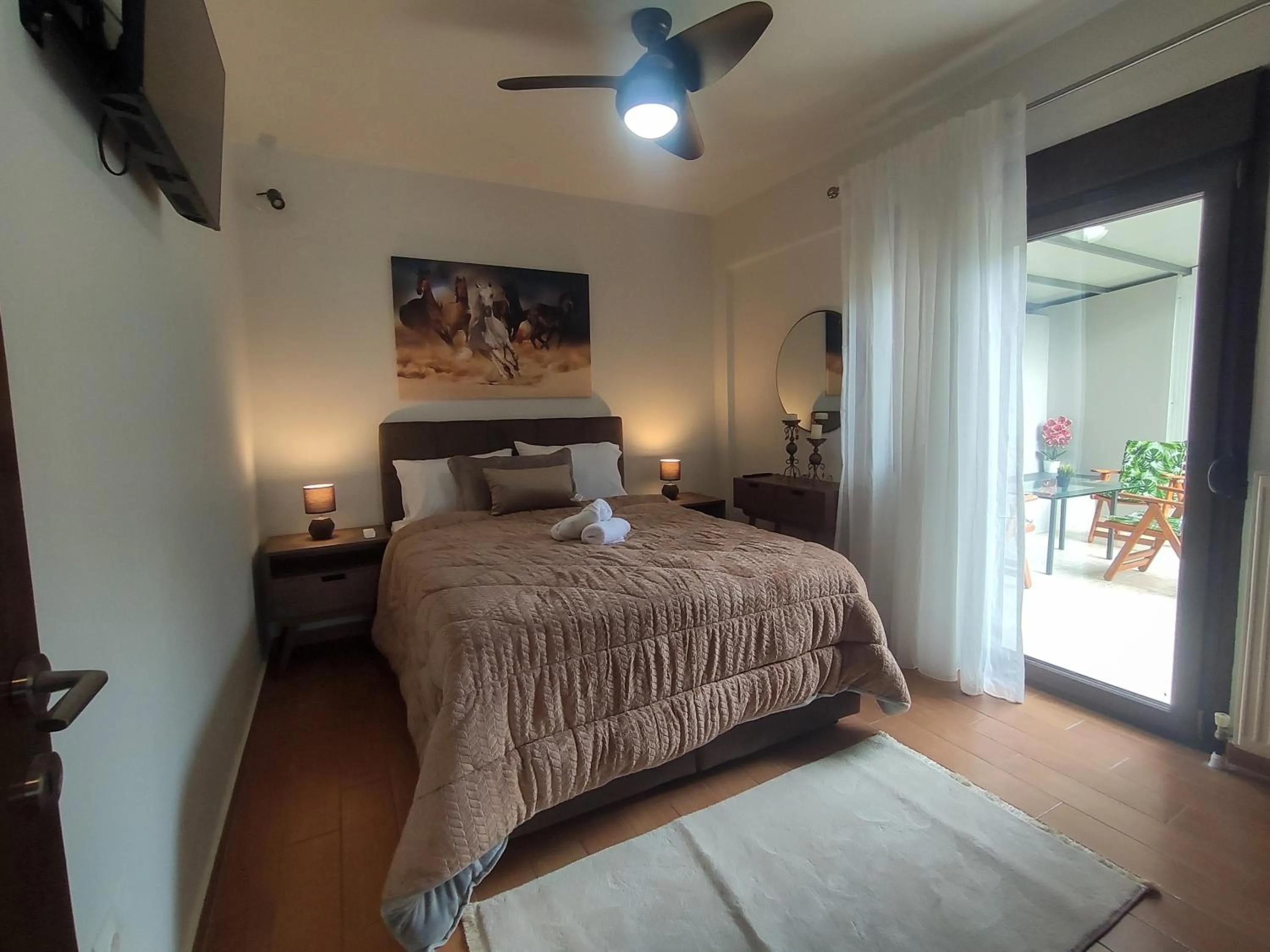 Bedroom, Bed in Kashmir Luxury Apartments