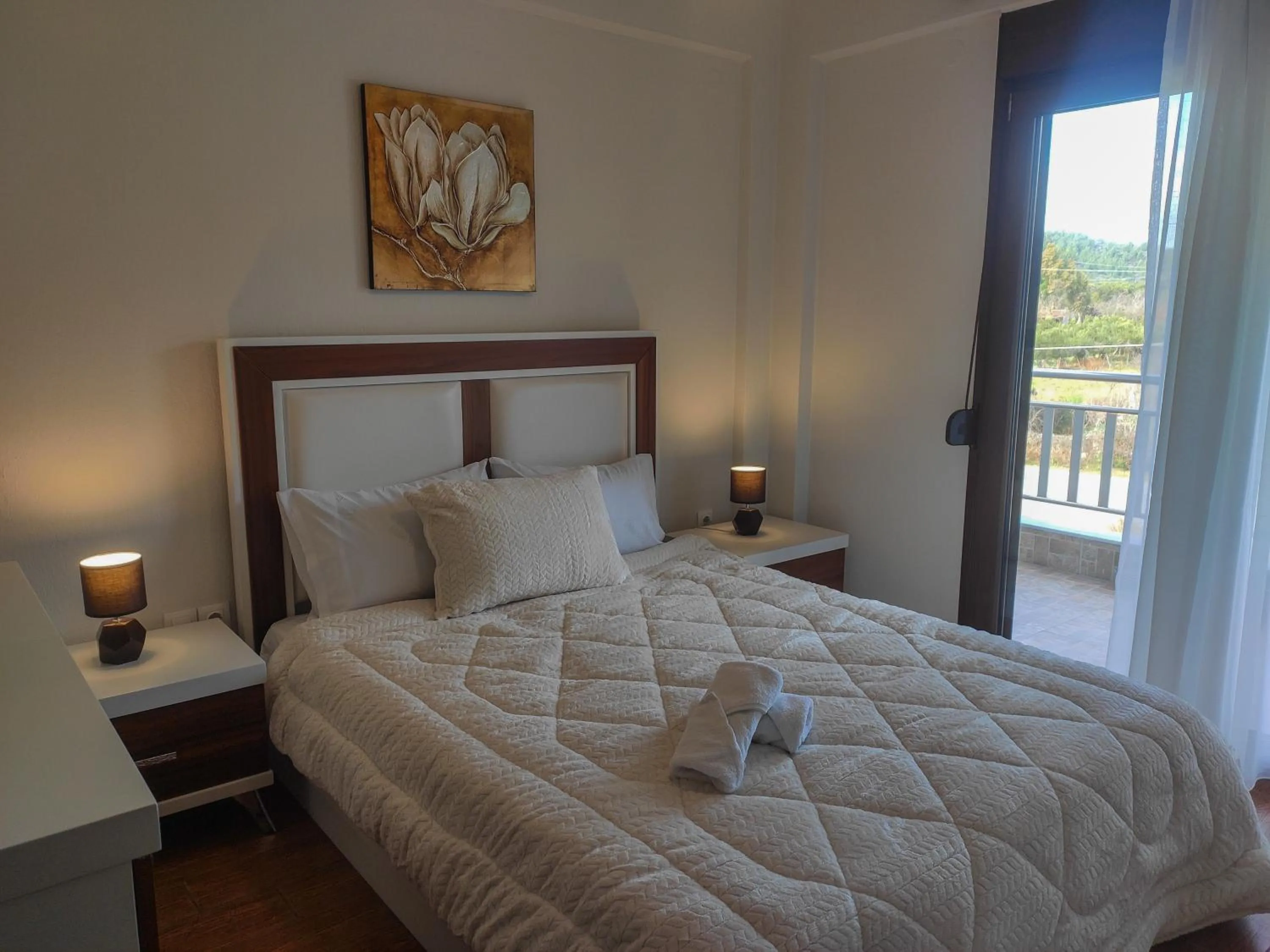 Bedroom, Bed in Kashmir Luxury Apartments