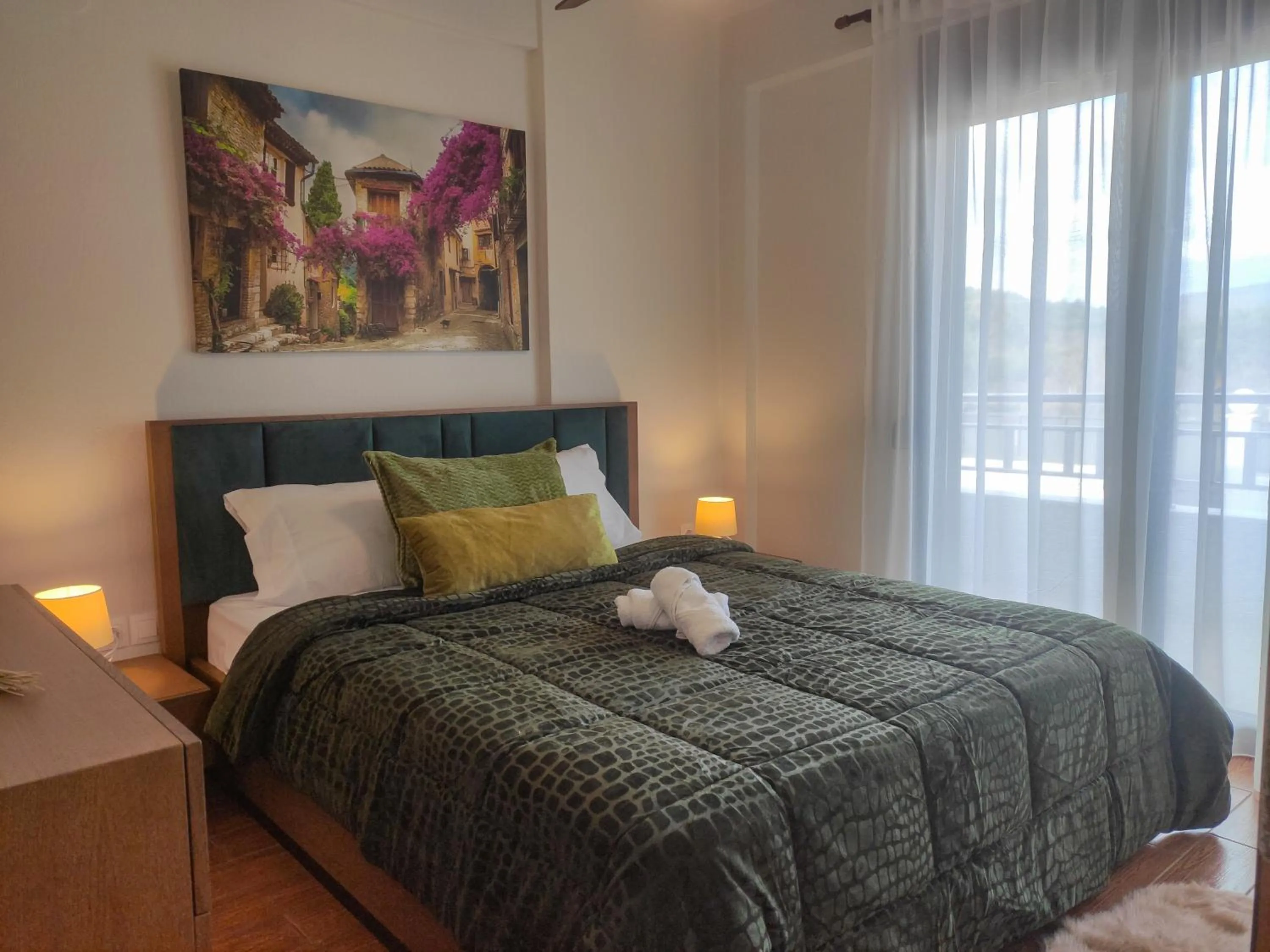 Bedroom, Bed in Kashmir Luxury Apartments