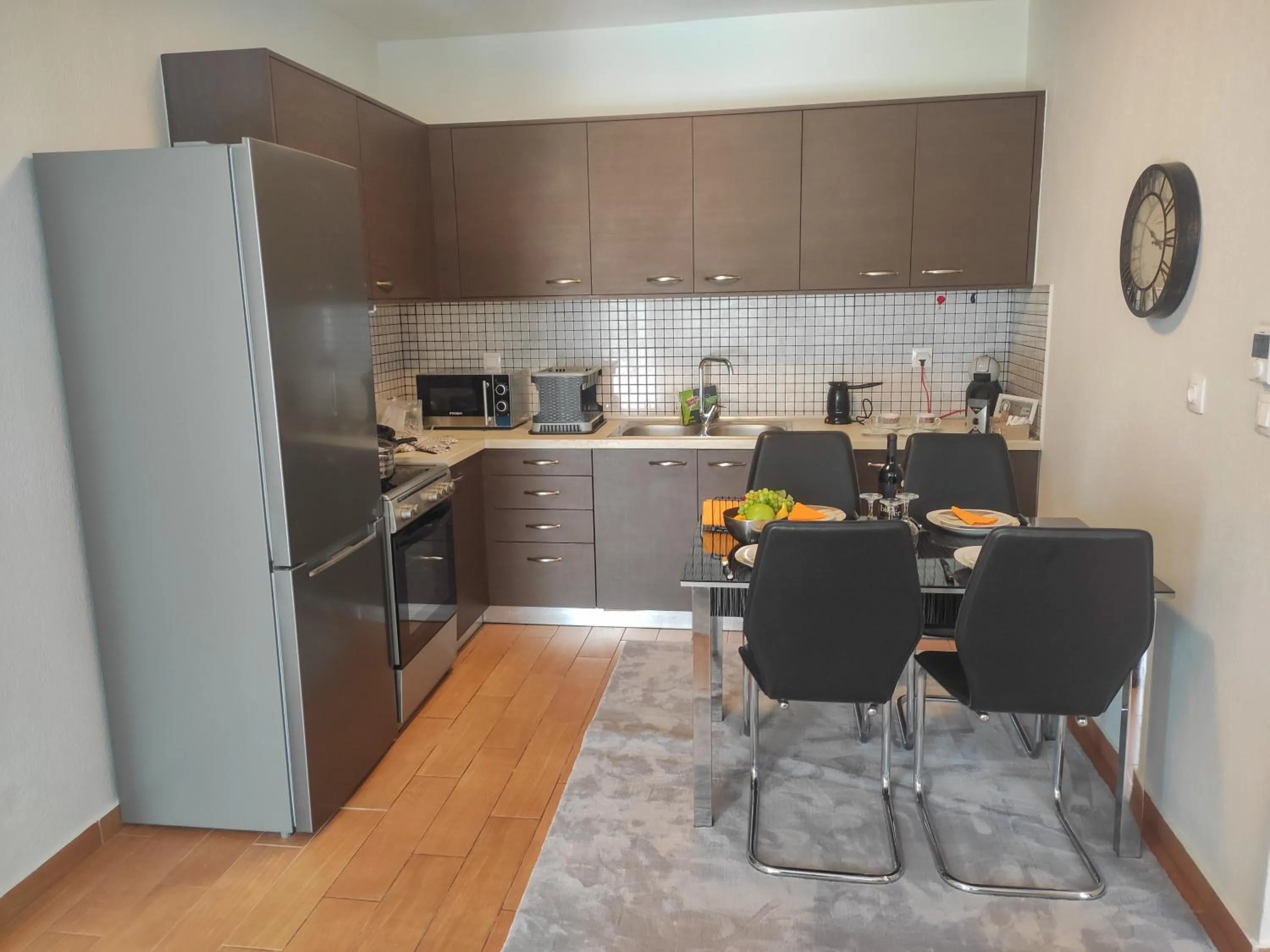 Kitchen or kitchenette in Kashmir Luxury Apartments