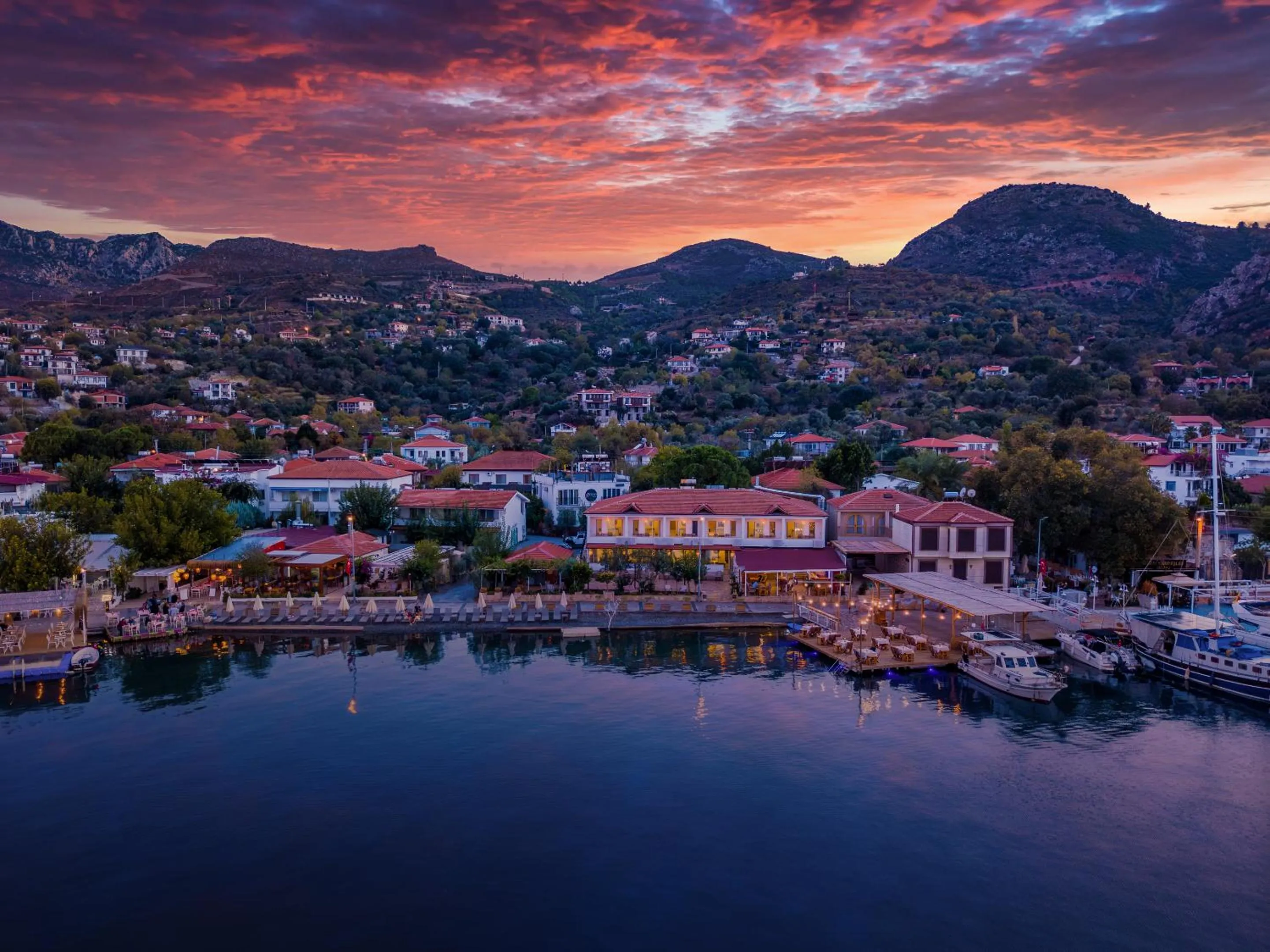 Property building in Base Selimiye