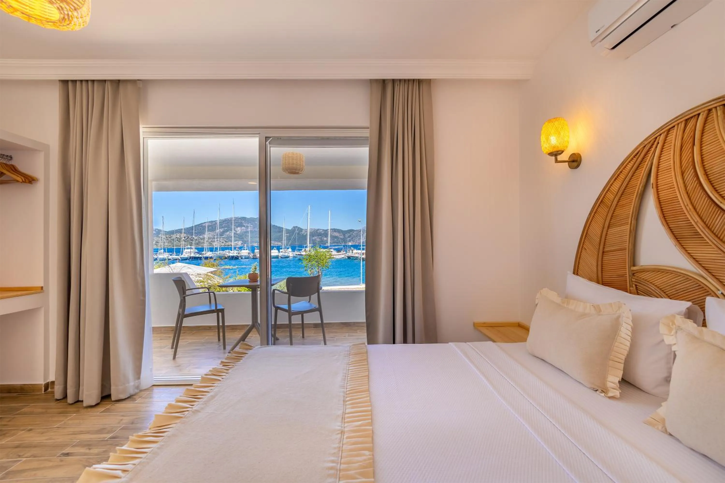 Bed in Base Selimiye