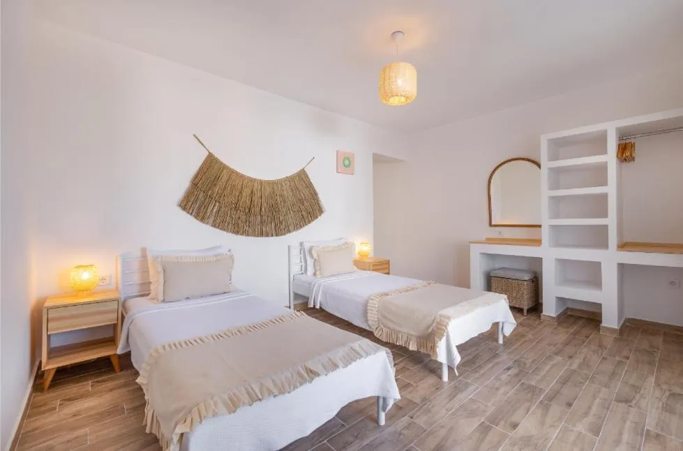 Photo of the whole room, Bed in Base Selimiye