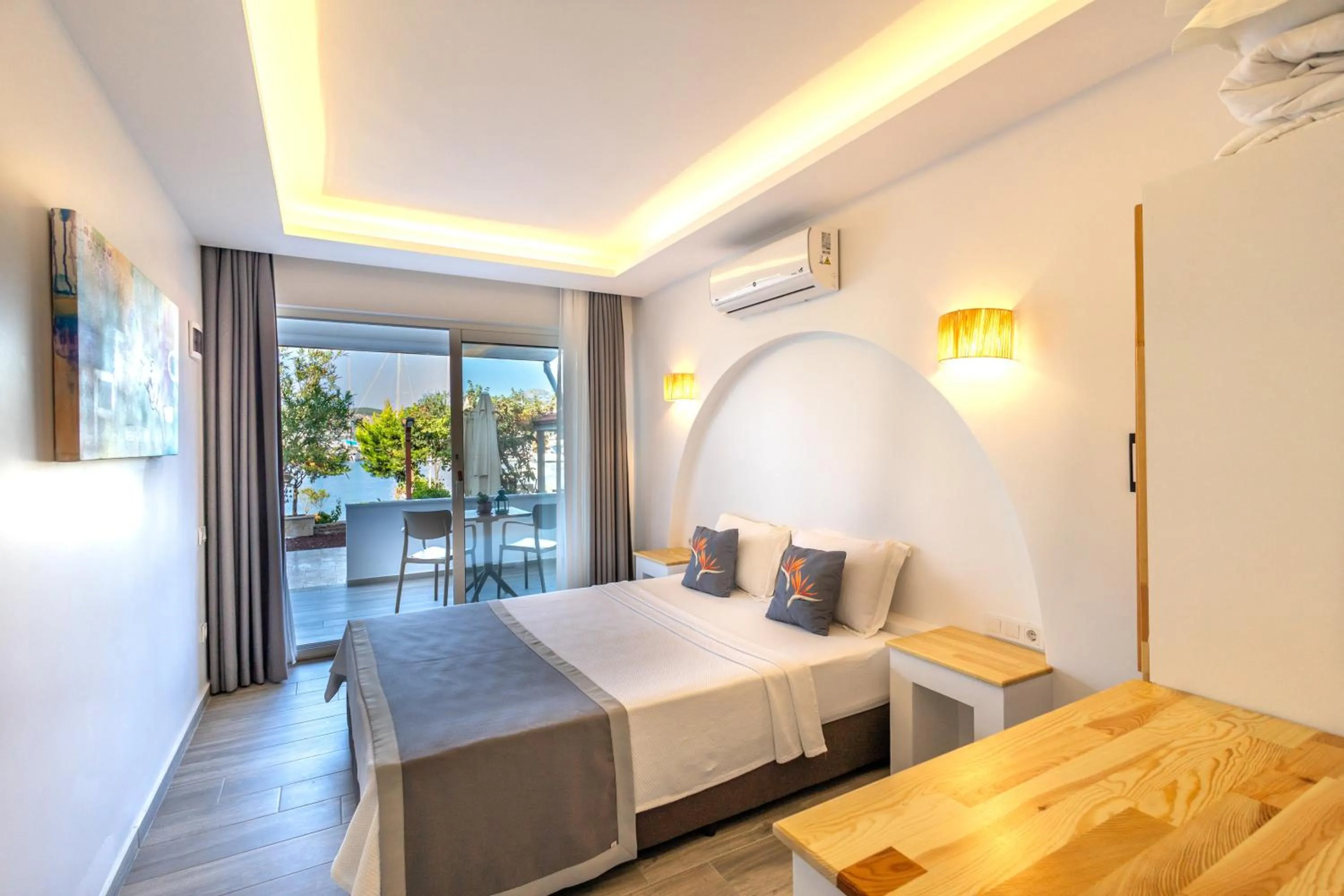 Bed in Base Selimiye