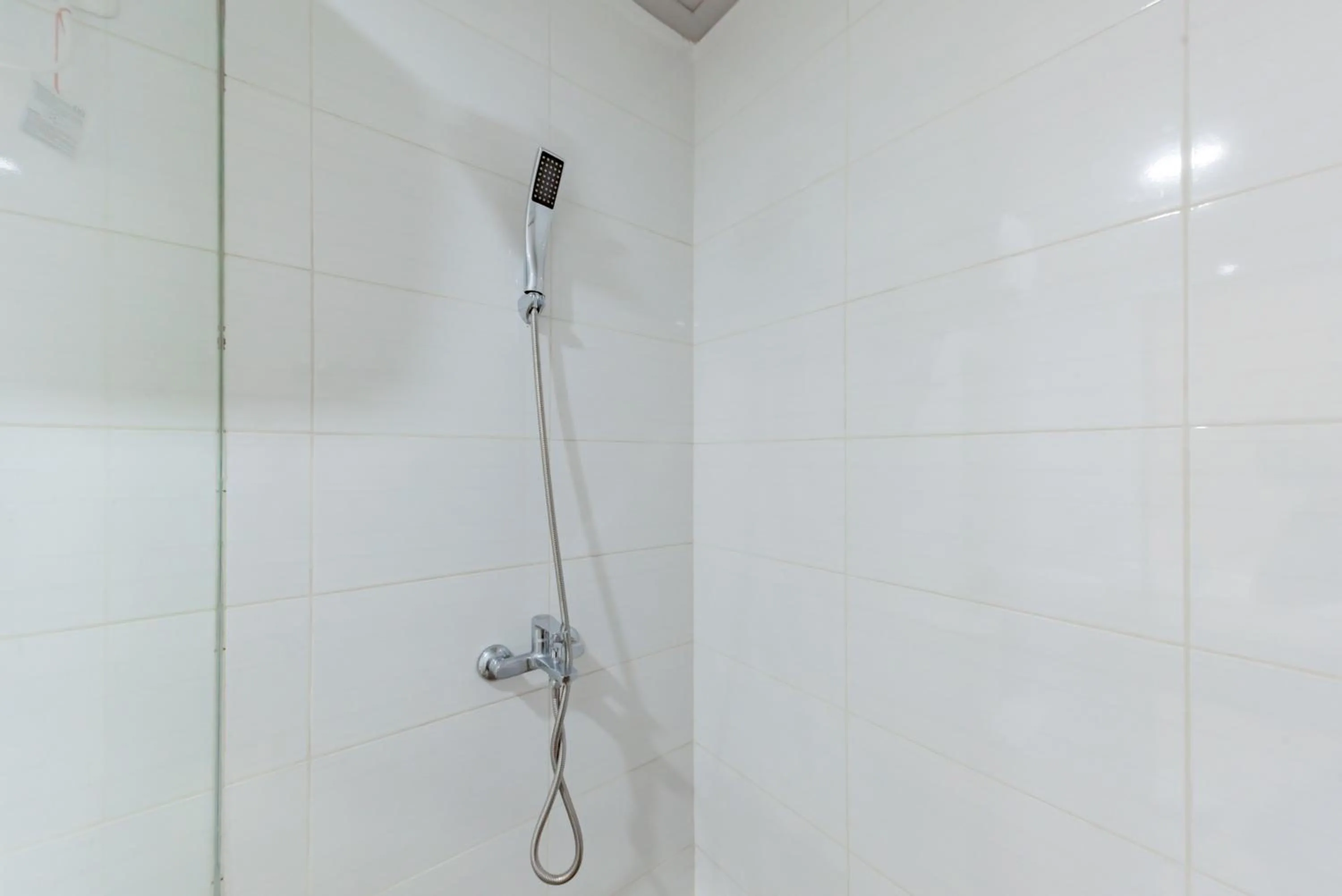 Bathroom in Sans Hotel Berau Square