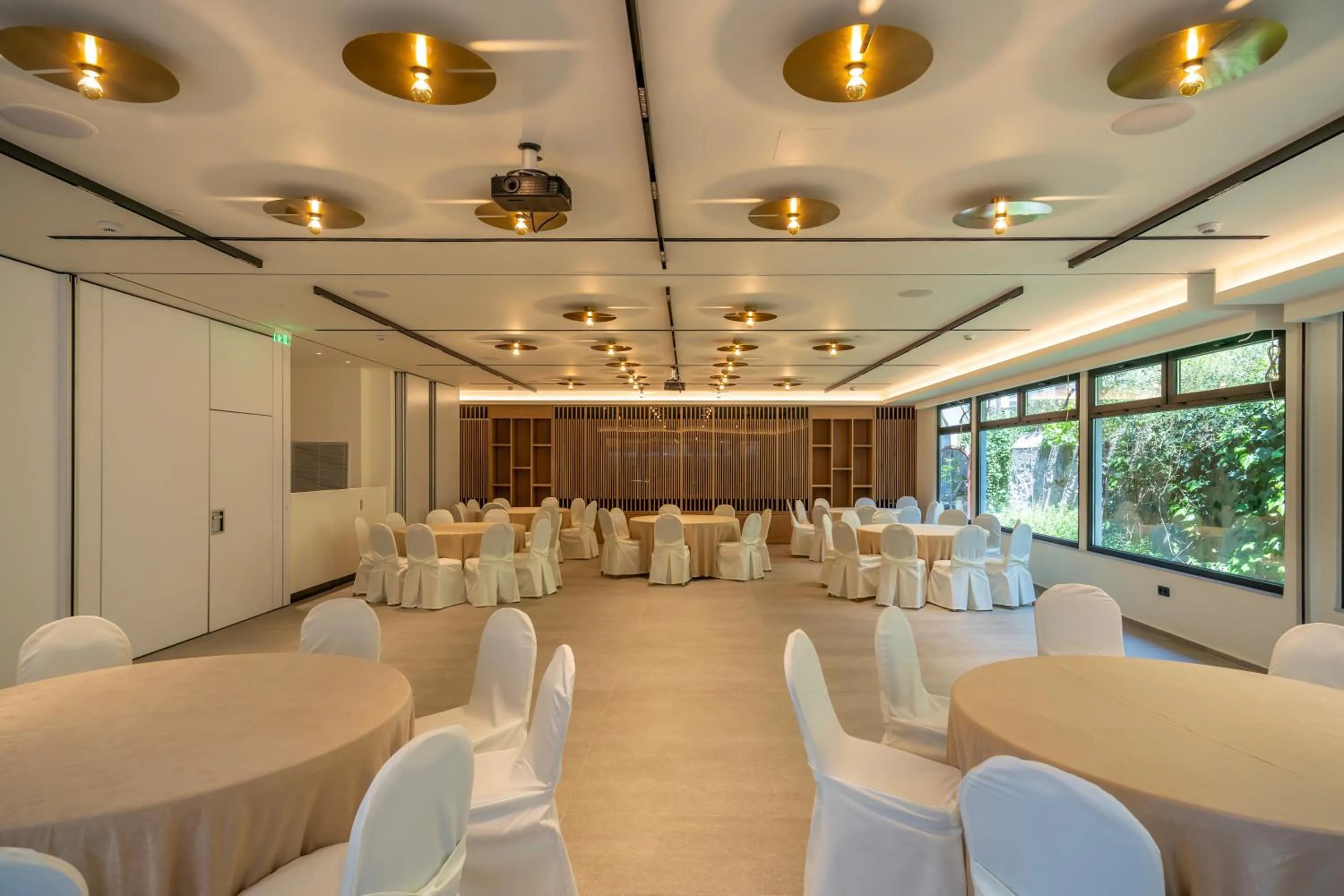 Banquet/Function facilities in Emmantina Hotel
