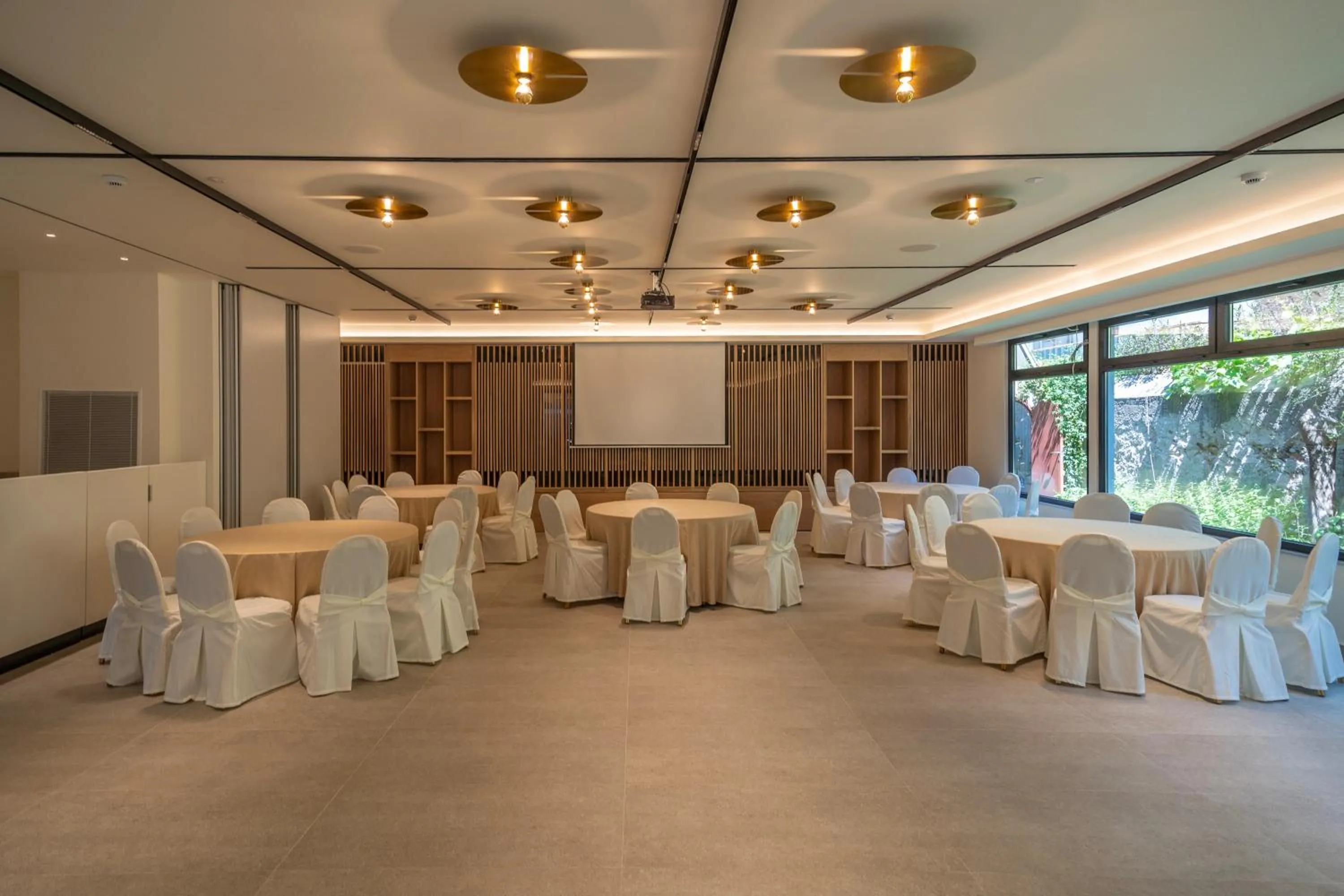 Banquet/Function facilities in Emmantina Hotel