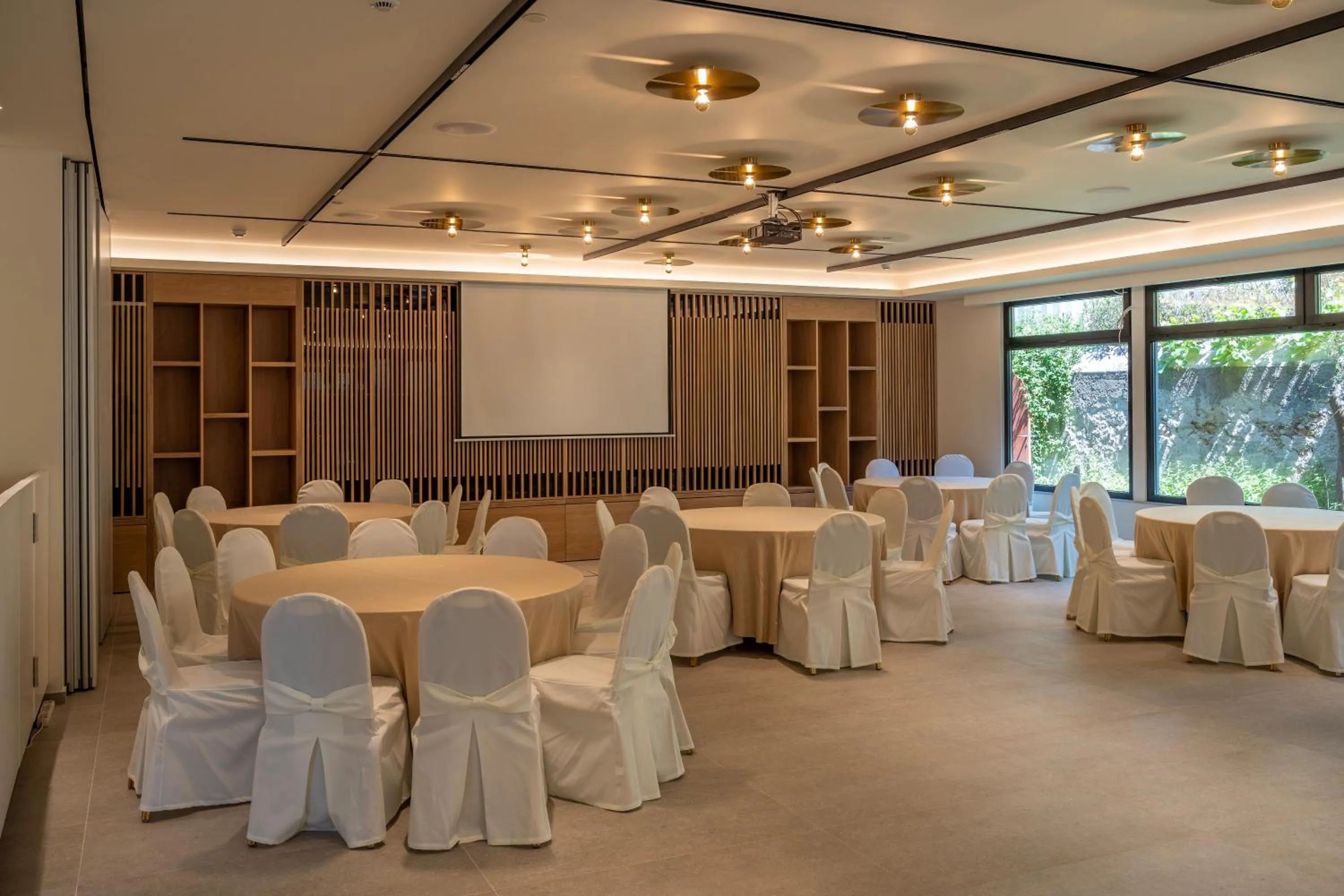 Banquet/Function facilities in Emmantina Hotel