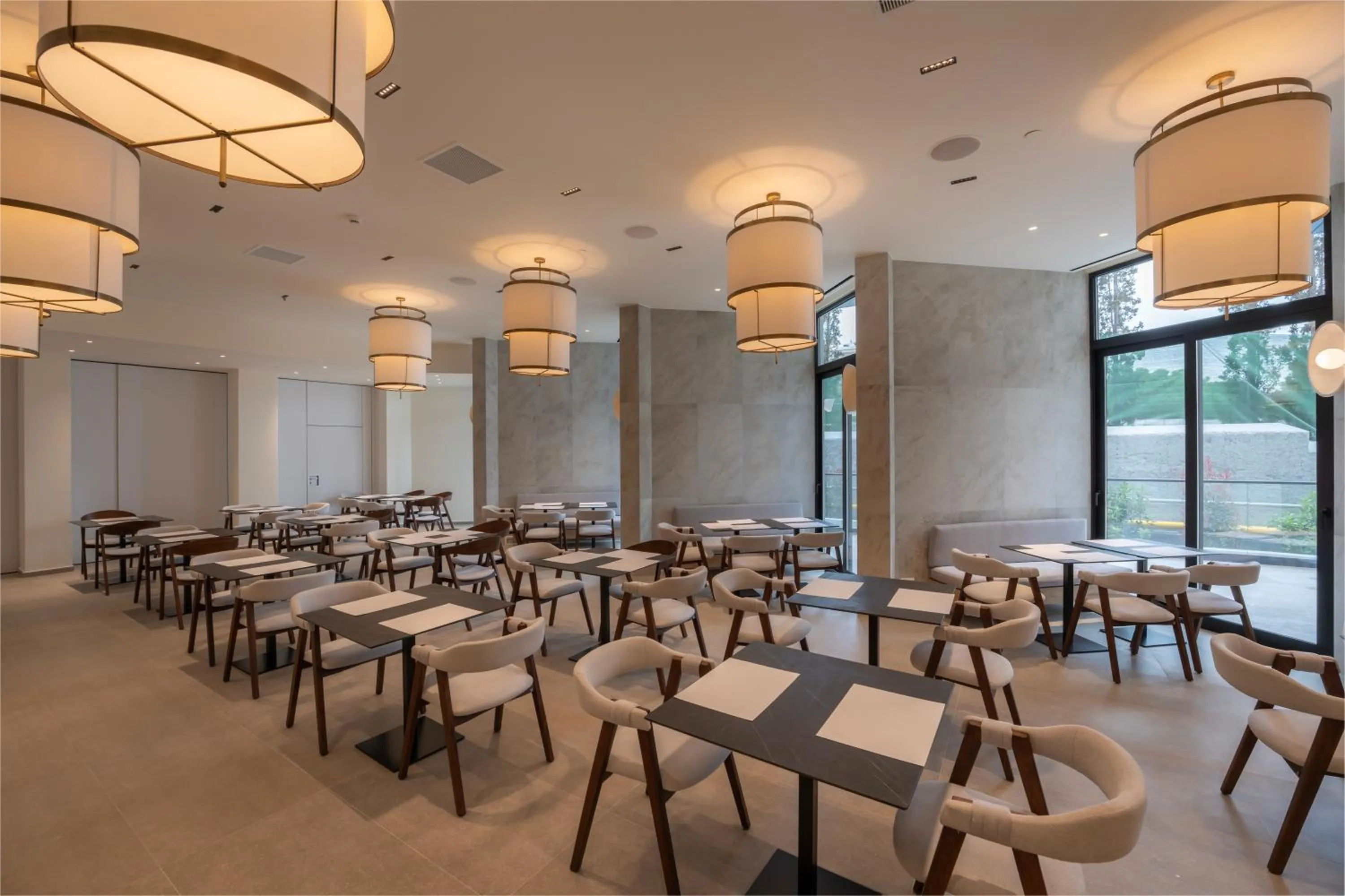 Restaurant/places to eat in Emmantina Hotel