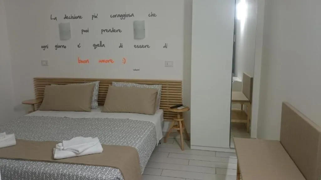 Bedroom, Bed in Rucoli