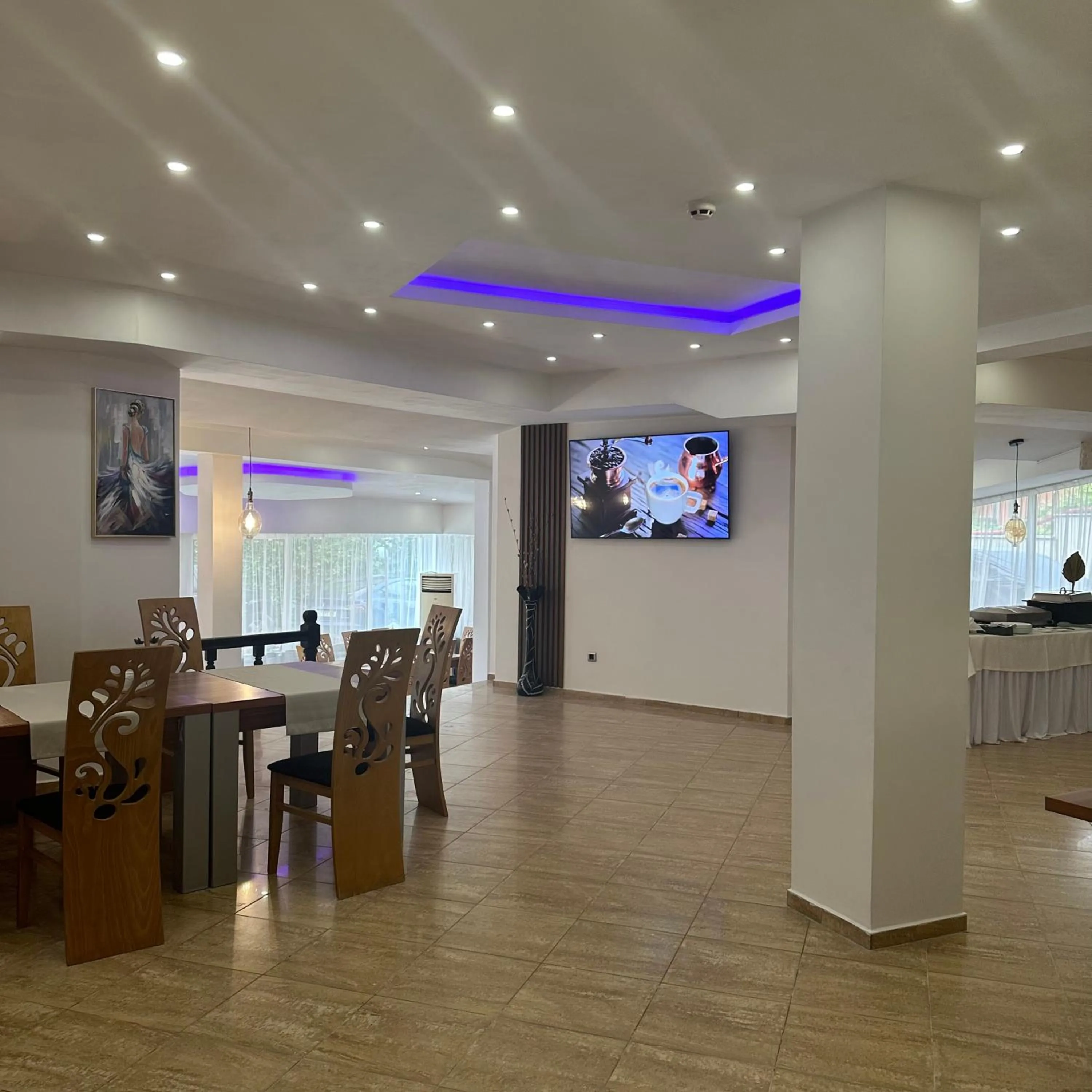 Restaurant/places to eat in Brilliance