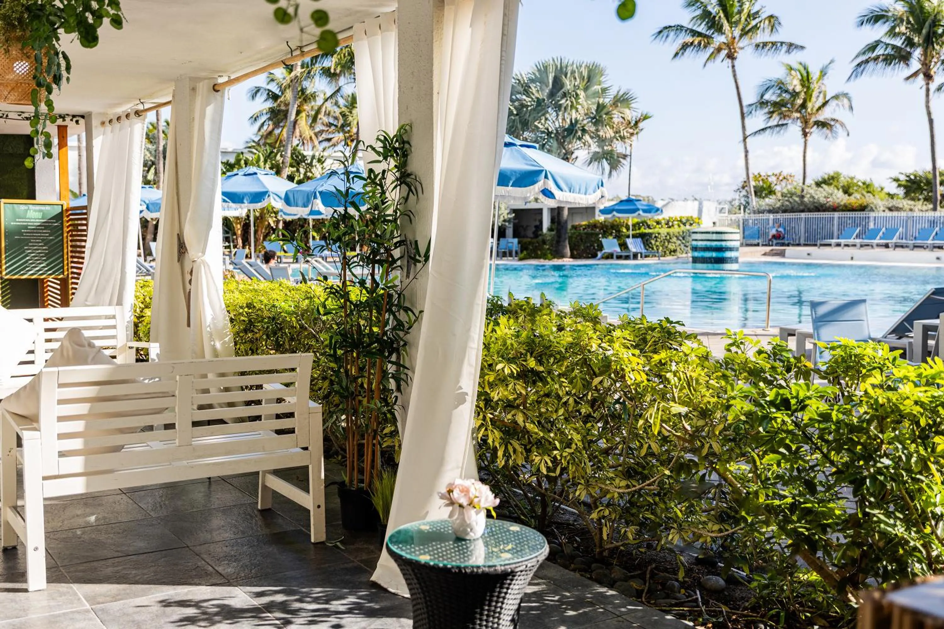 Swimming pool in Sherry Frontenac Oceanfront
